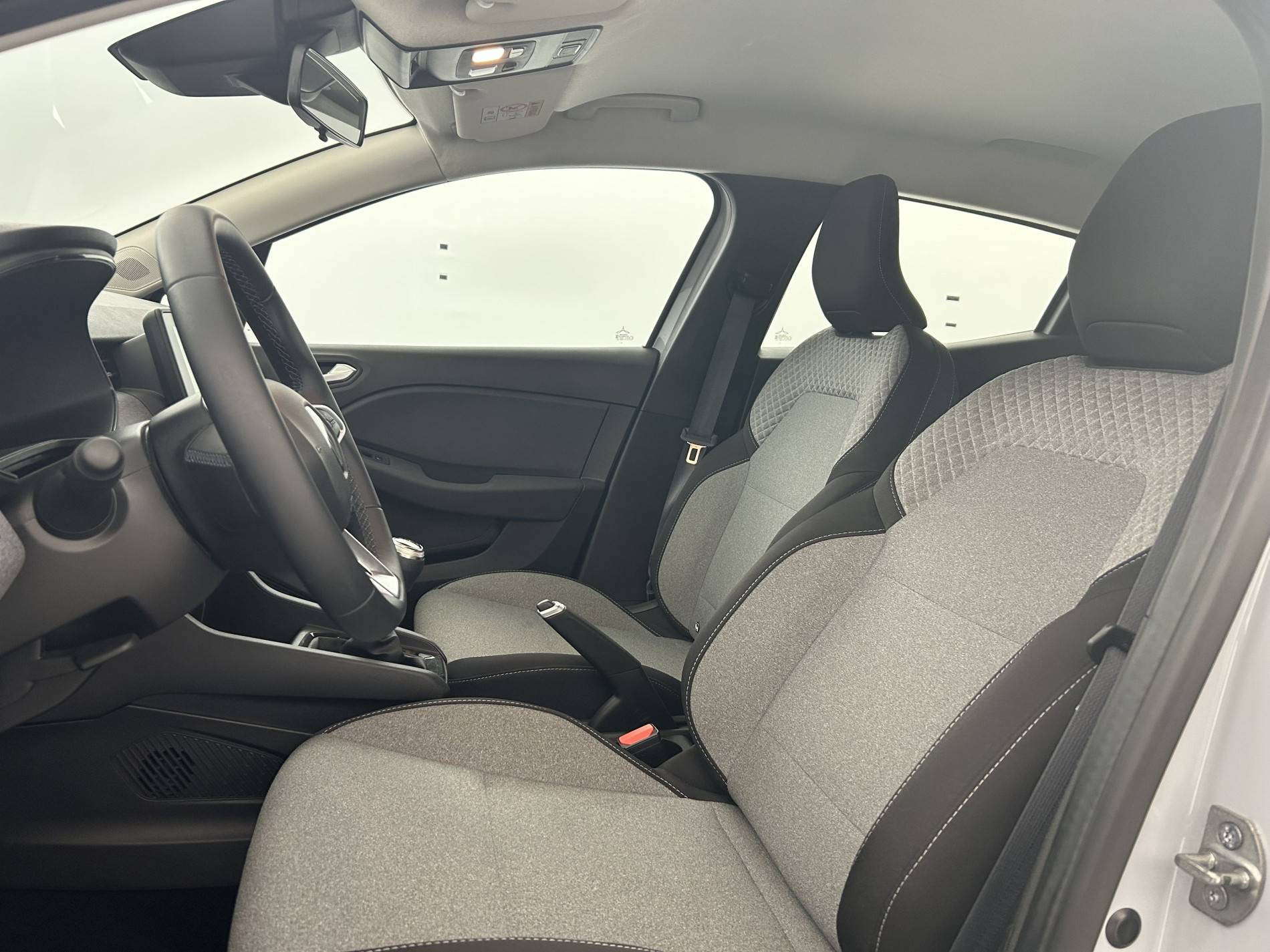 Vente en ligne Renault Clio 5 Clio TCe 90 au prix de 15 990 €