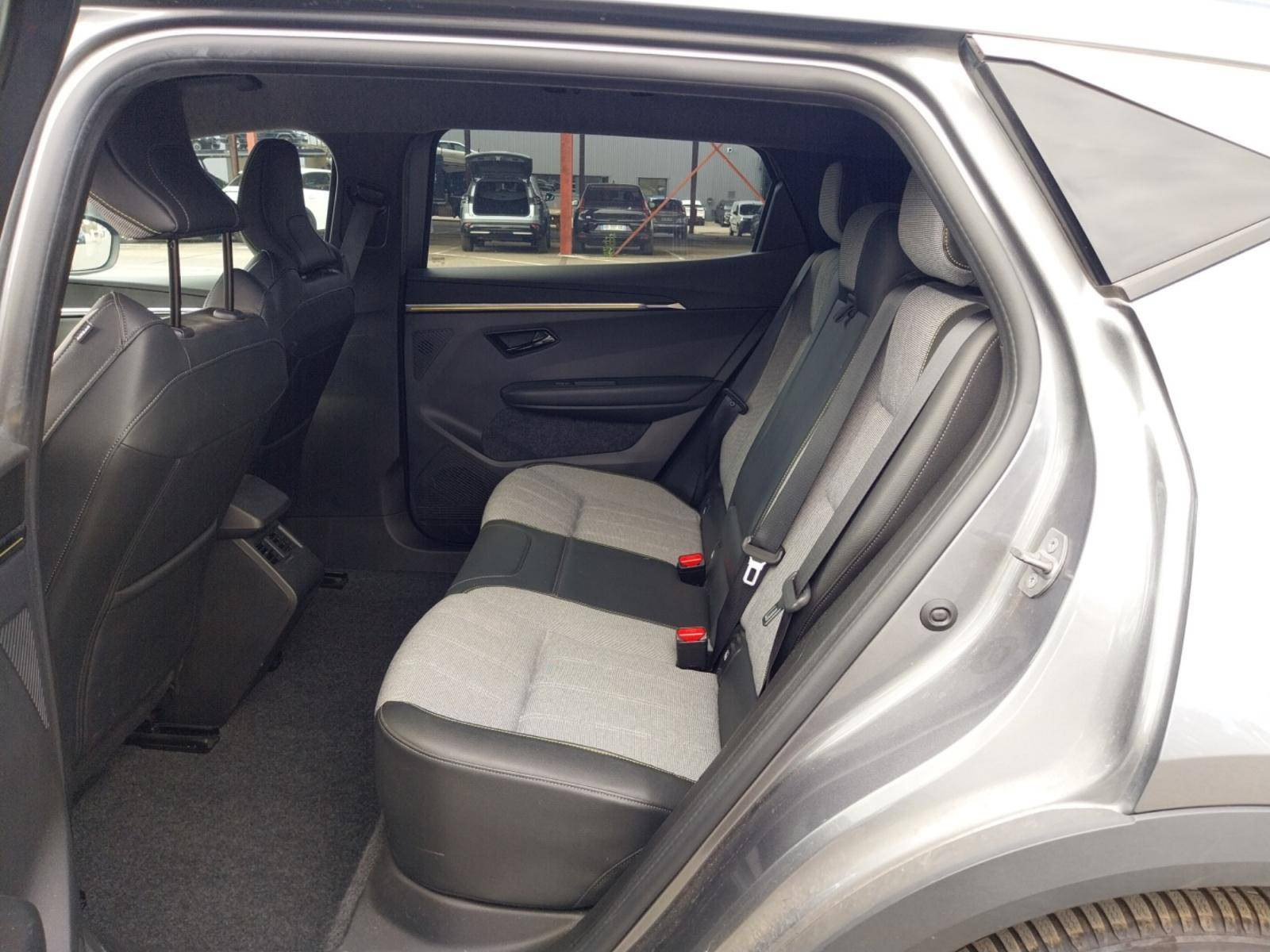 Vente en ligne Renault Scenic E-Tech Scenic E-Tech électrique 220 ch grande autonomie au prix de 28 990 €