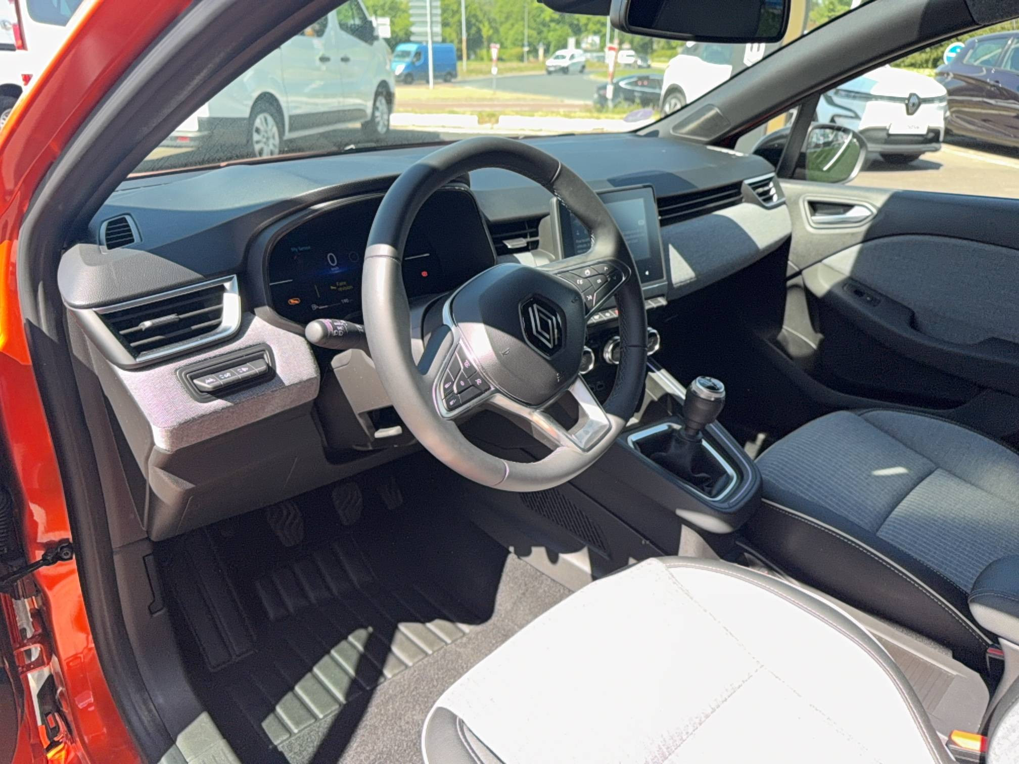 Vente en ligne Renault Clio 5 Clio TCe 90 au prix de 15 990 €