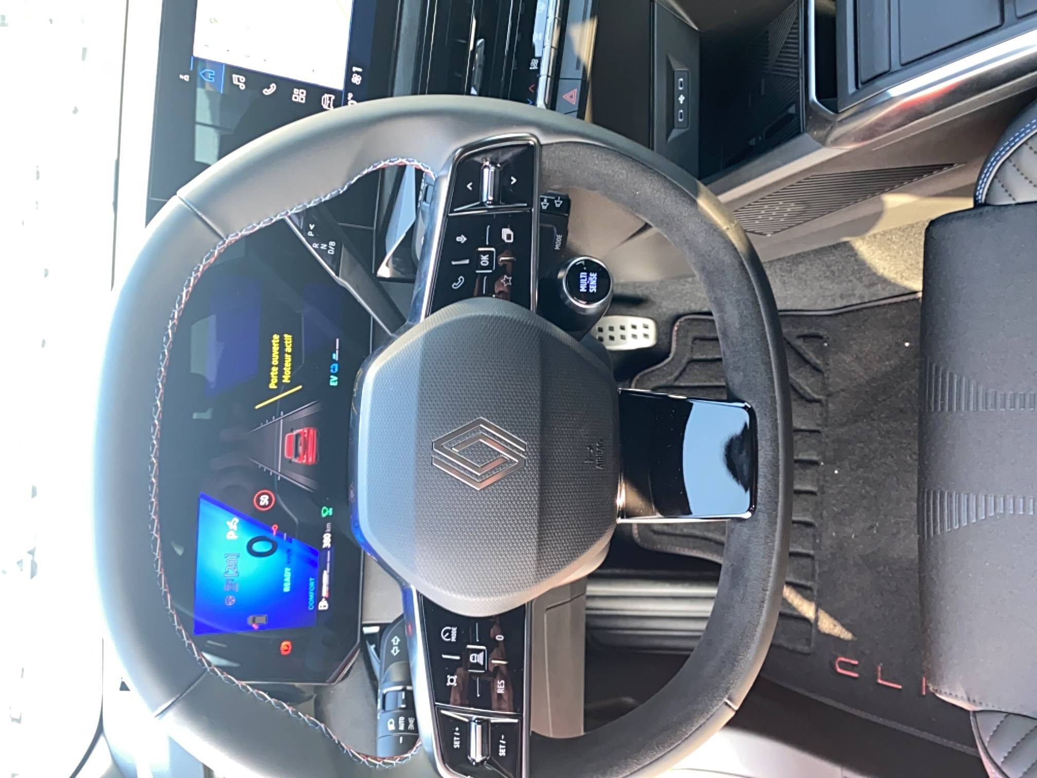 Vente en ligne Renault Clio 6 Clio E-Tech full hybrid 160 ch au prix de 27 900 €