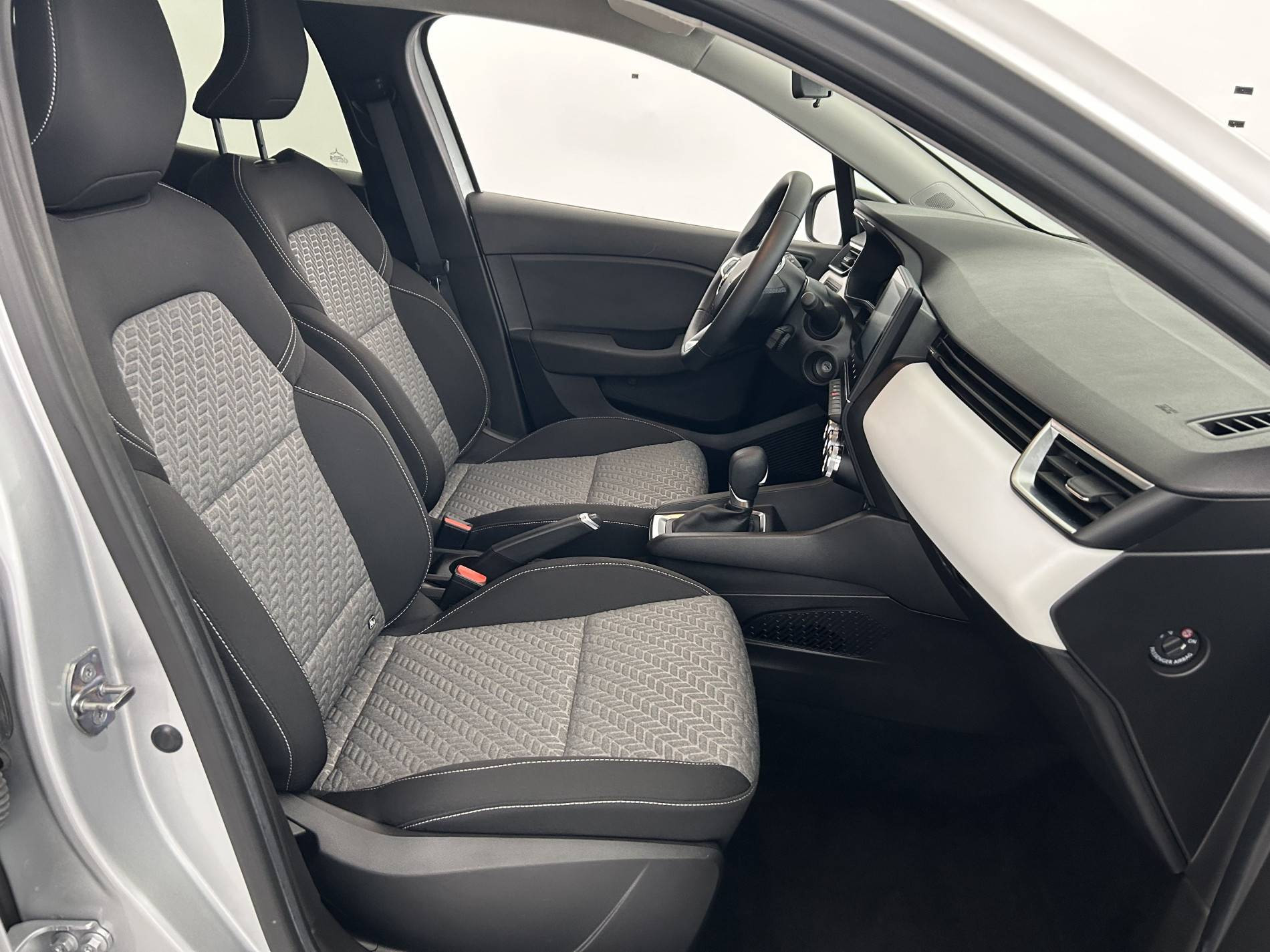 Vente en ligne Renault Clio 5 Clio E-Tech full hybrid 145 au prix de 17 490 €