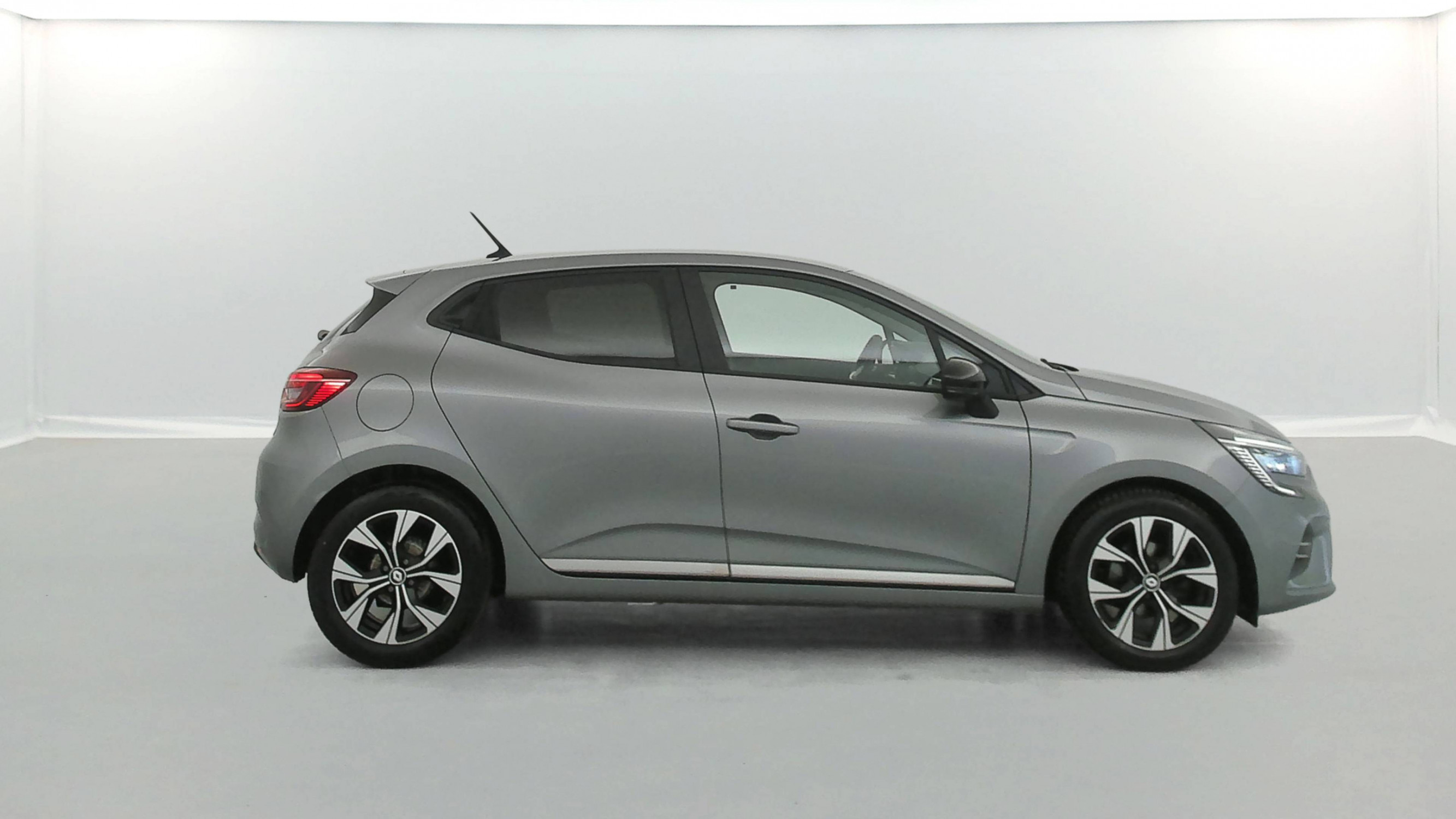 Vente en ligne Renault Clio 5 Clio TCe 90 au prix de 14 490 €