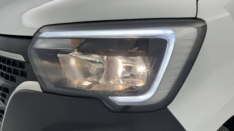 Vente en ligne Renault Master Fourgon MASTER FGN TRAC F3500 L3H3 BLUE DCI 135 au prix de 27 990 €