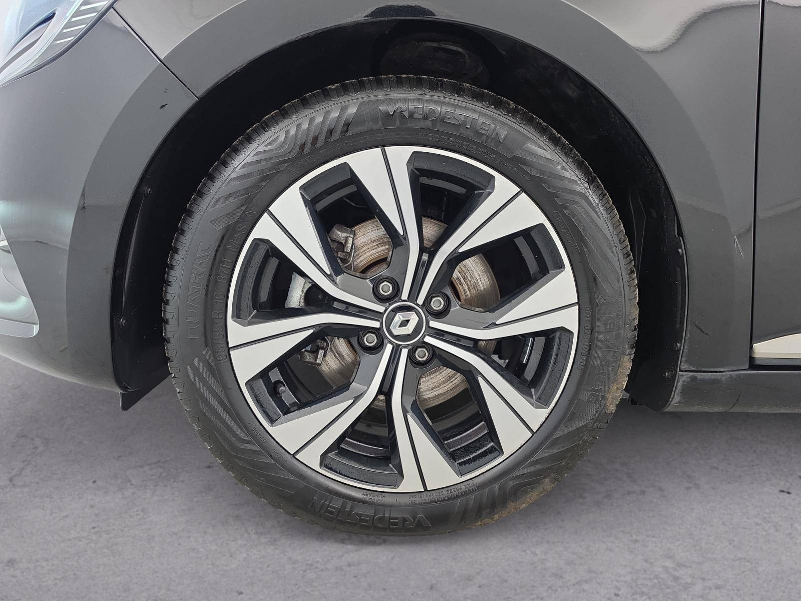 Vente en ligne Renault Clio 5 Clio E-Tech full hybrid 145 au prix de 16 990 €