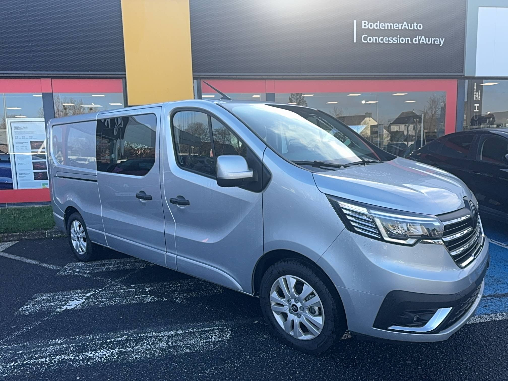 Renault Trafic Cabine Approfondie TRAFIC CA BLUE DCI 150 L2H1 3T occasion de 2025 en vente à Auray