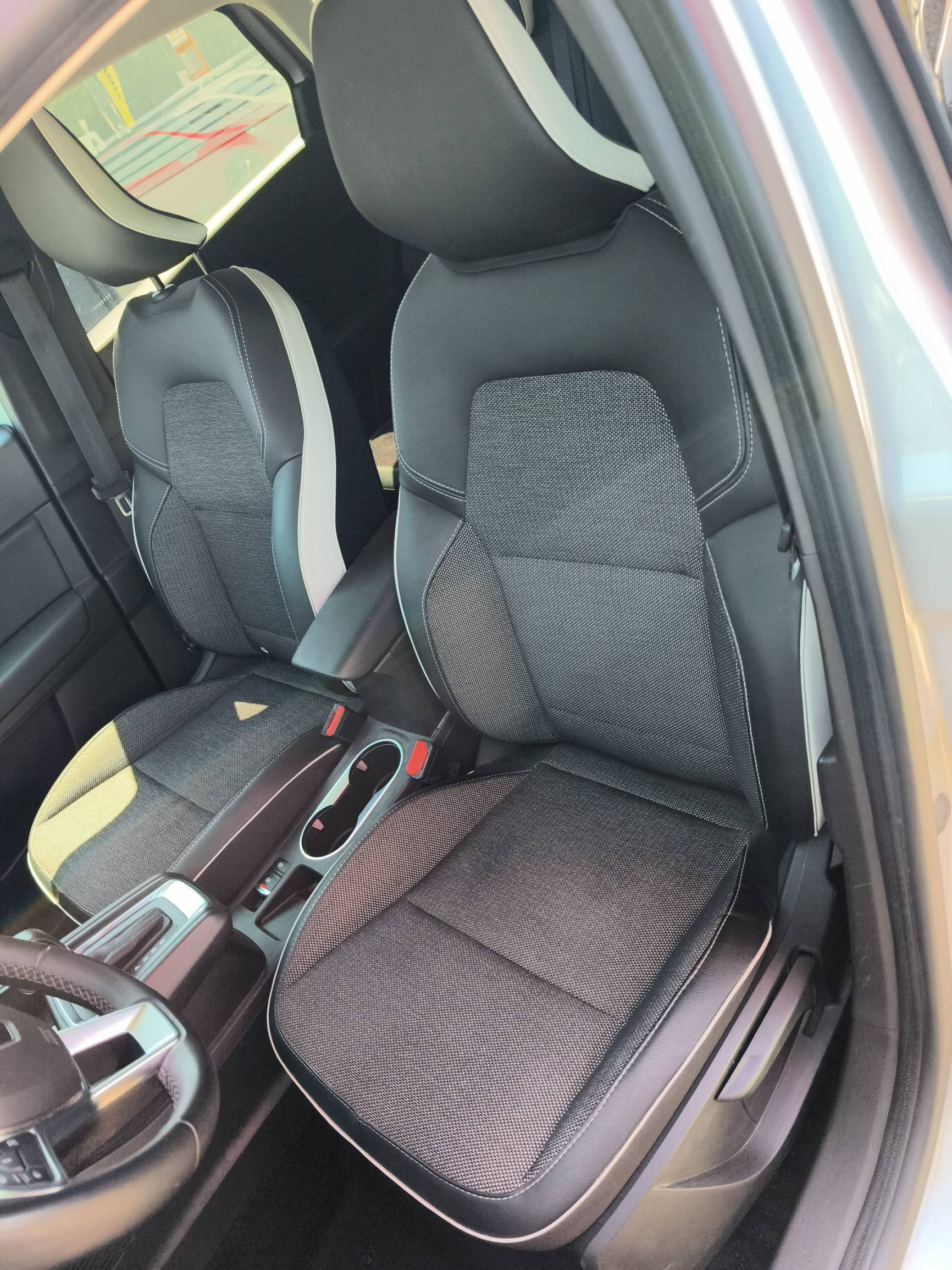 Vente en ligne Renault Captur  mild hybrid 160 EDC au prix de 17 690 €
