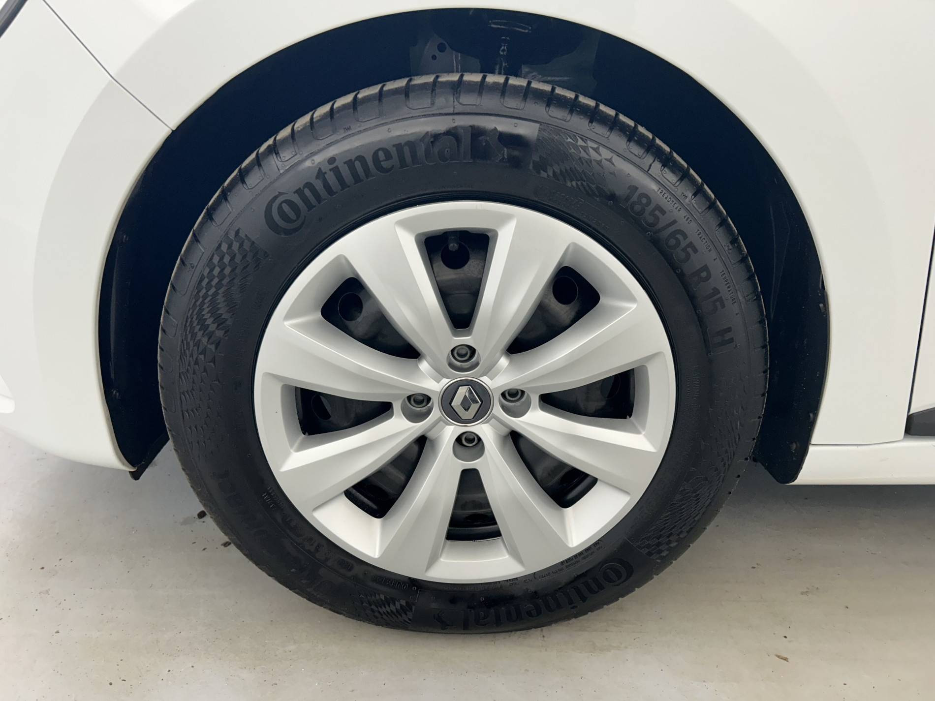 Vente en ligne Renault Clio 5 Clio SCe 65 au prix de 12 890 €