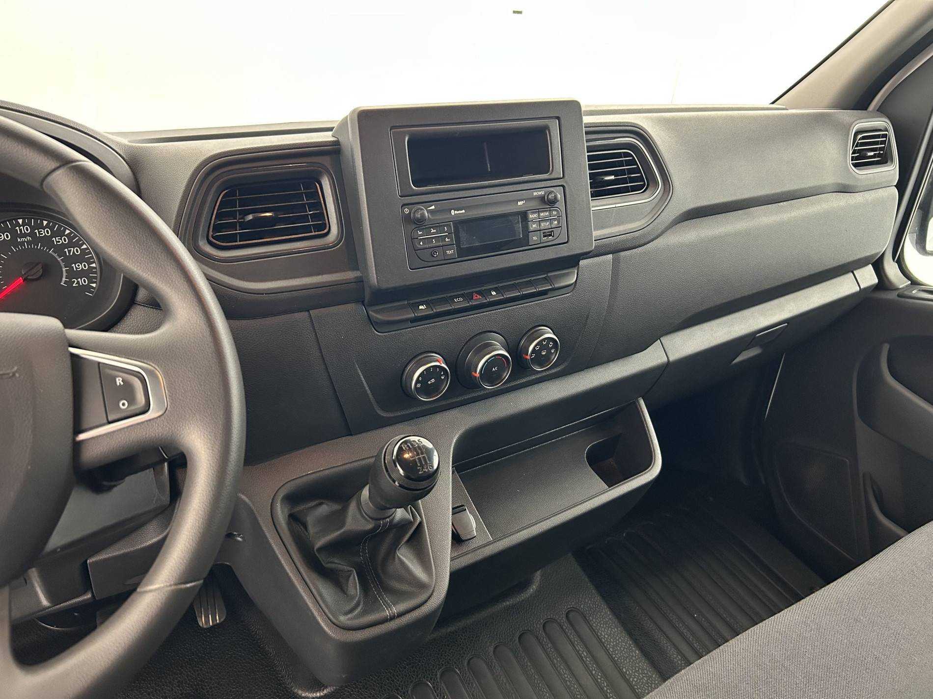 Vente en ligne Renault Master Fourgon MASTER FGN TRAC F3500 L2H2 BLUE DCI 135 au prix de 26 990 €