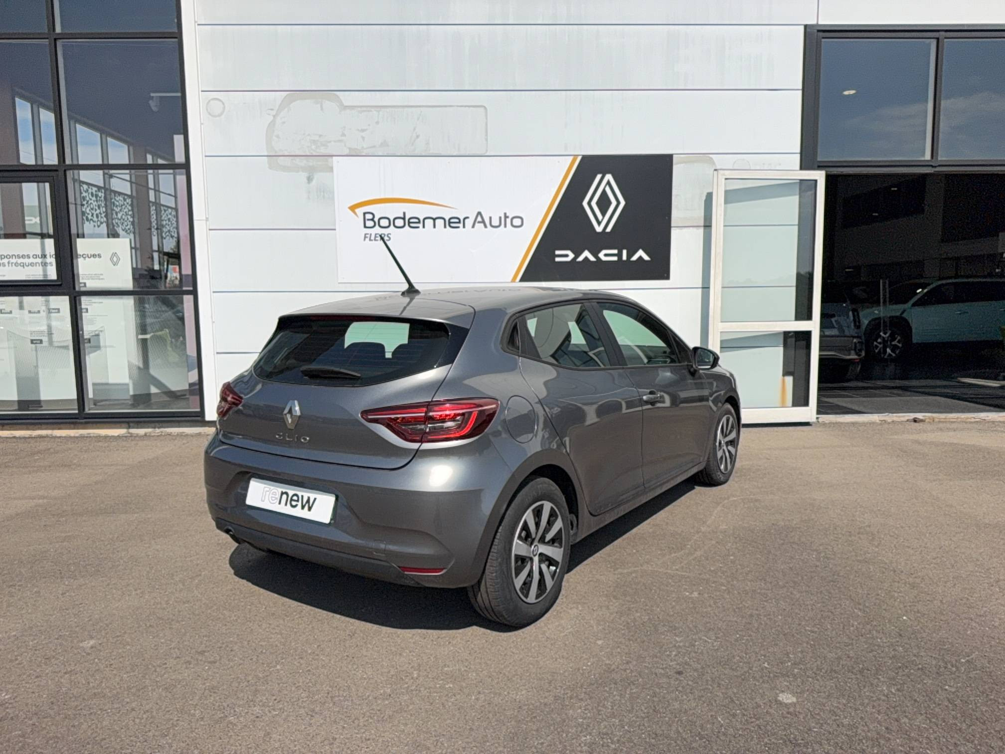 Vente en ligne Renault Clio 5 Clio TCe 90 au prix de 13 990 €