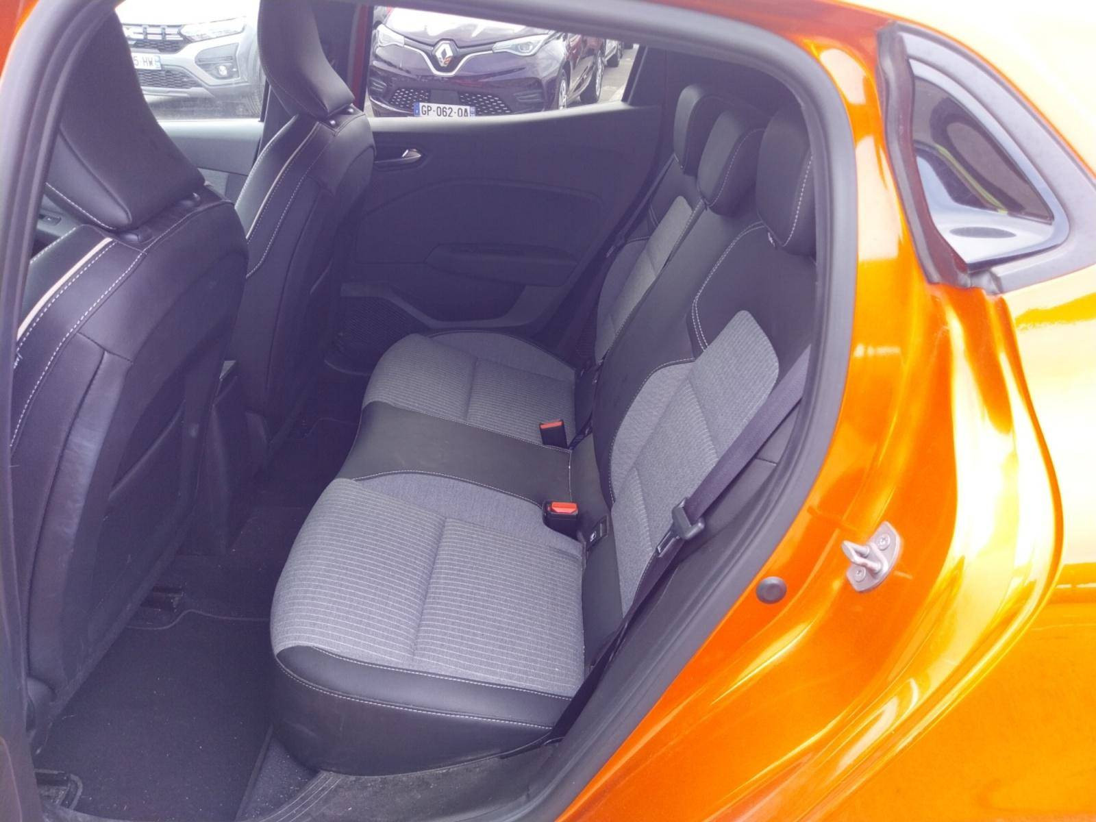 Vente en ligne Renault Clio 5 Clio E-Tech full hybrid 145 au prix de 18 490 €
