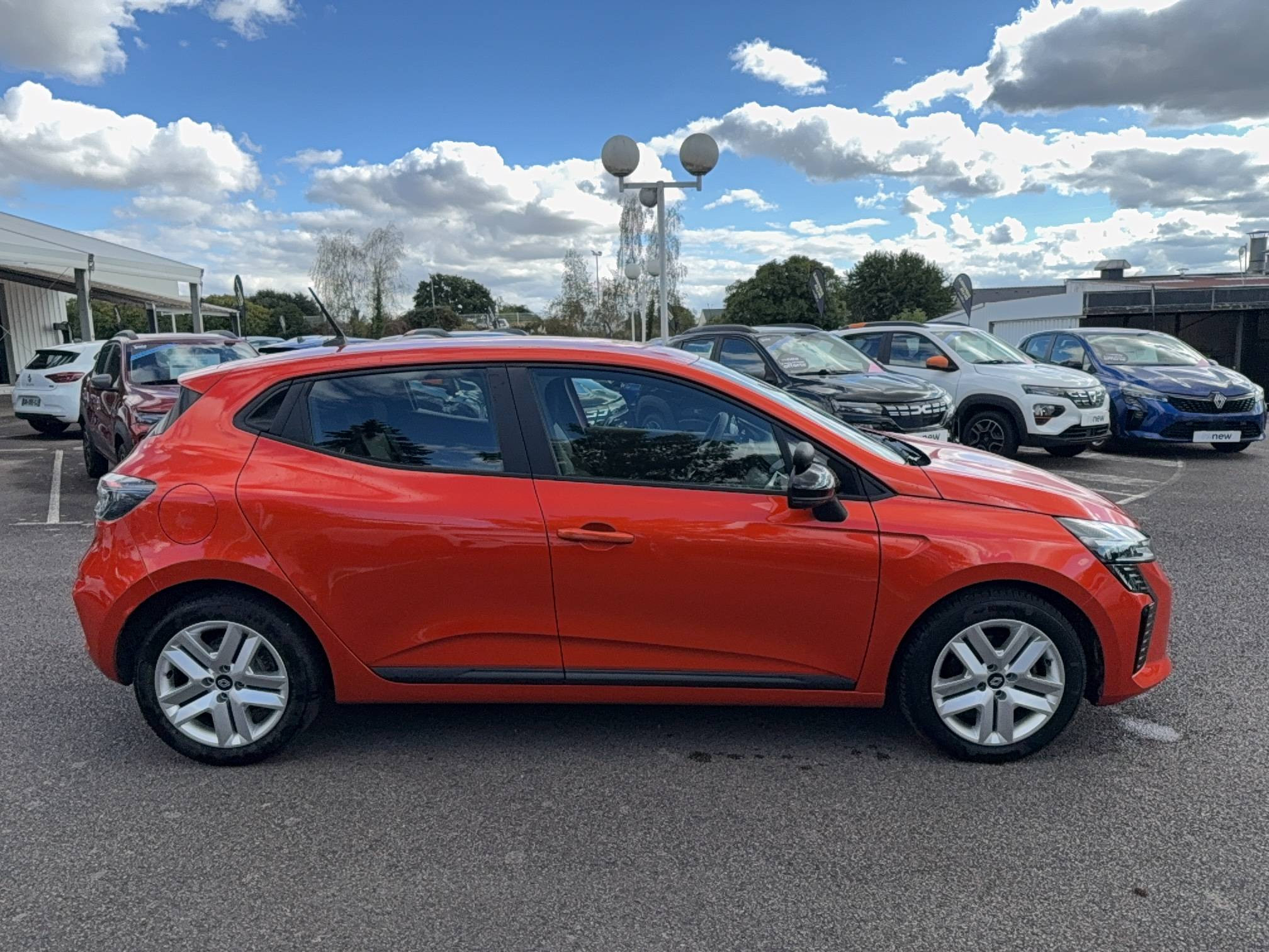 Vente en ligne Renault Clio 5 Clio Blue dCi 100 ch GSR2 au prix de 15 290 €