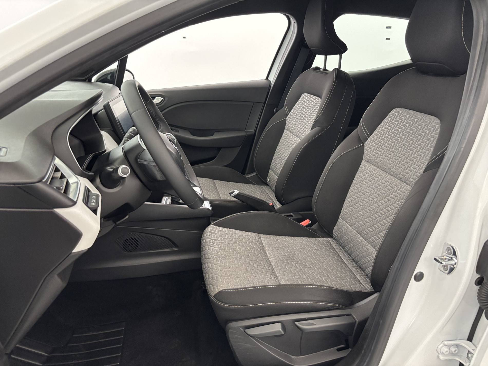 Vente en ligne Renault Clio 5 Clio E-Tech 140 - 21 au prix de 14 890 €