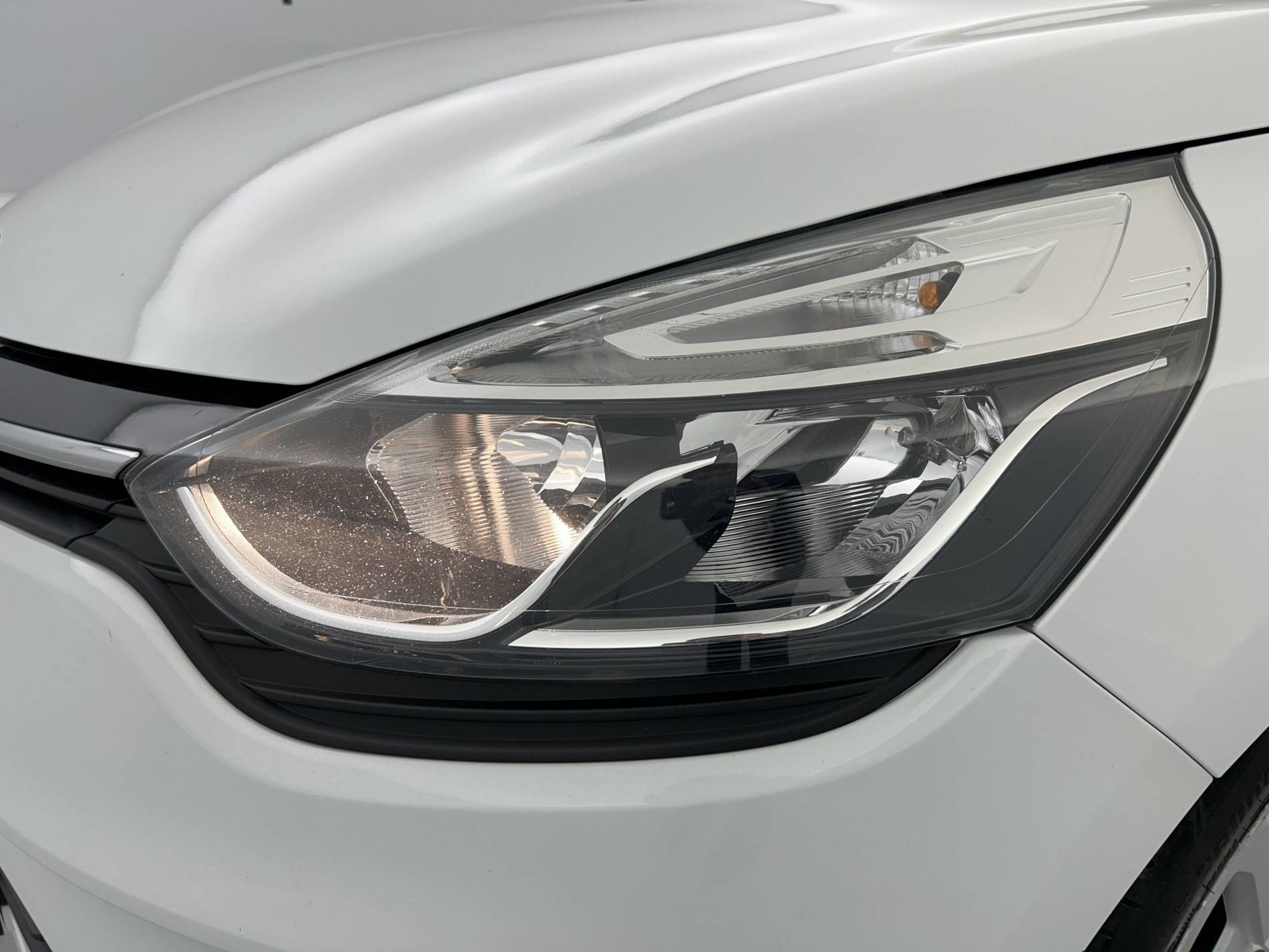 Vente en ligne Renault Clio 4 Clio dCi 75 E6C au prix de 10 890 €