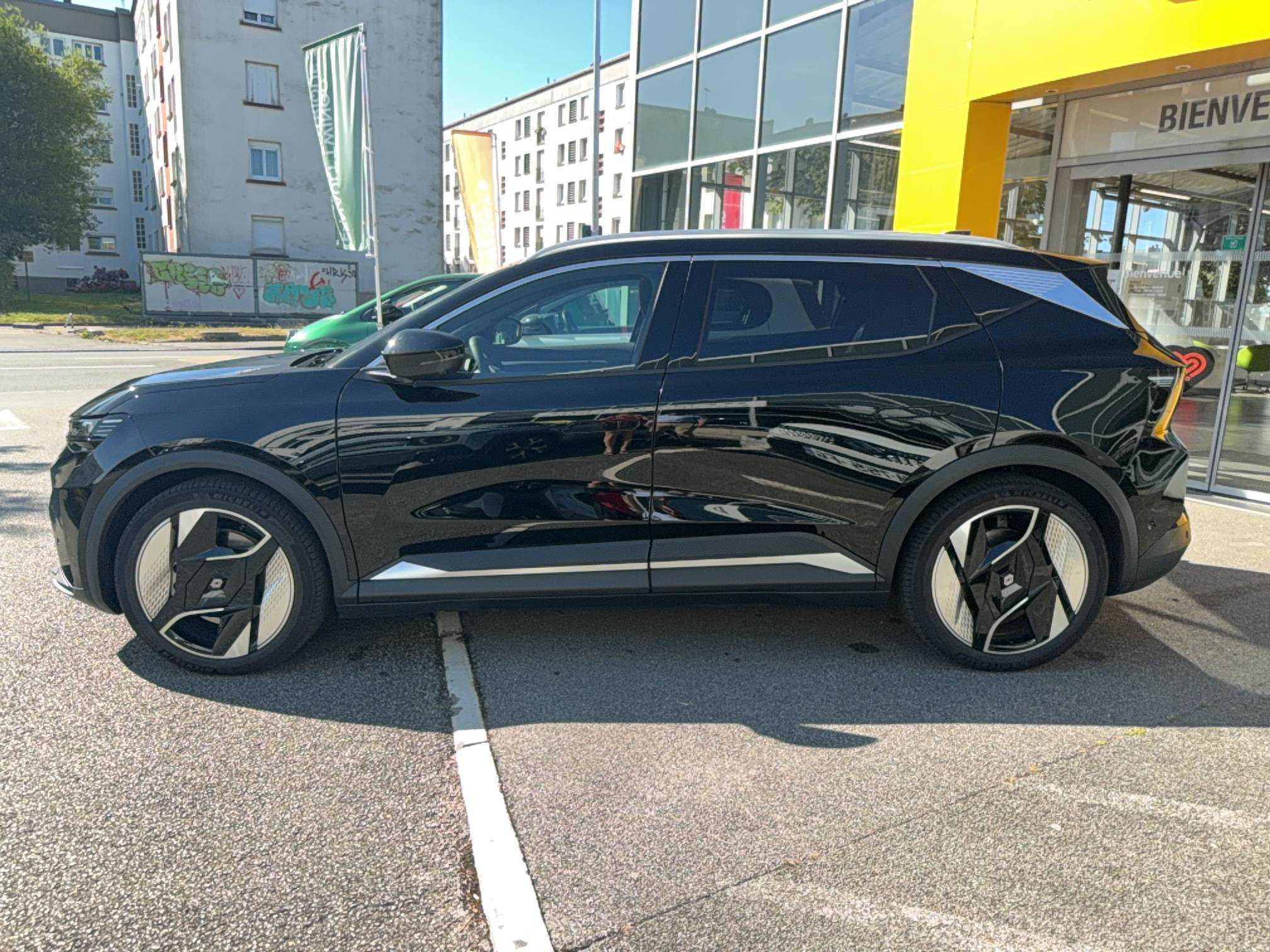 Vente en ligne Renault Scenic E-Tech Scenic E-Tech électrique 220 ch grande autonomie au prix de 50 990 €