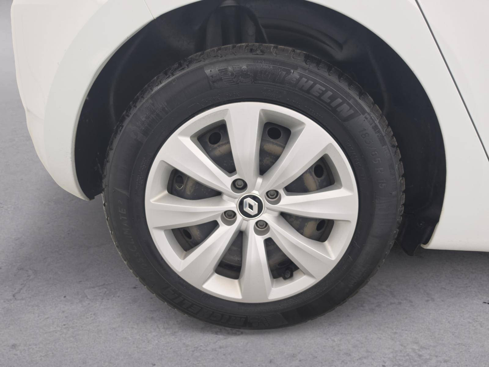 Vente en ligne Renault Clio 5 CLIO SOCIETE BLUE DCI 100 - 21N au prix de 11 990 €