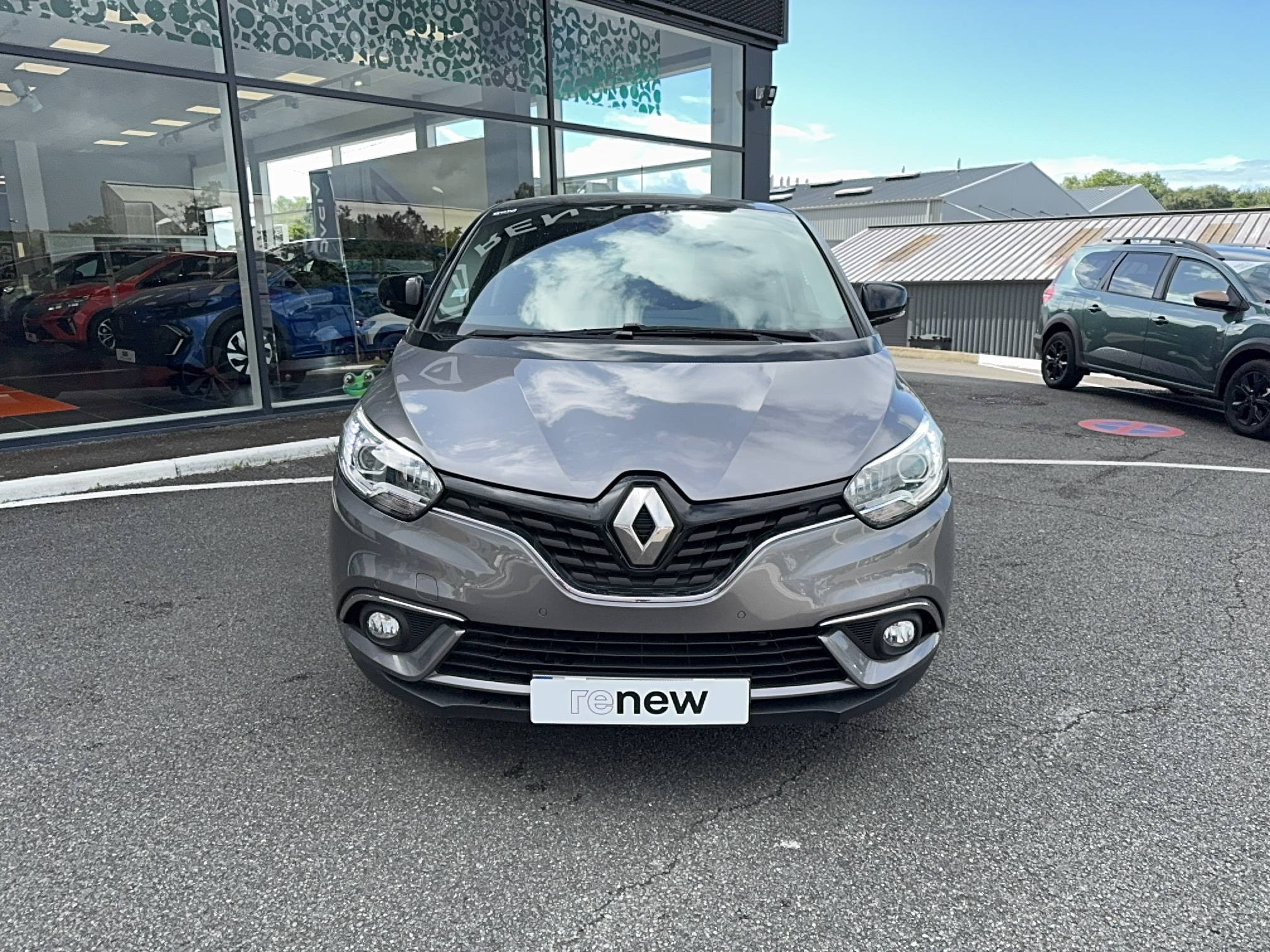 Vente en ligne Renault Scenic 4 Scenic Blue dCi 120 au prix de 14 290 €
