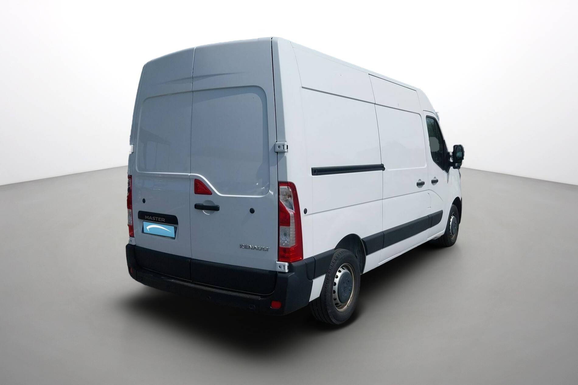 Vente en ligne Renault Master Fourgon MASTER FGN TRAC F3500 L2H2 BLUE DCI 135 au prix de 23 990 €