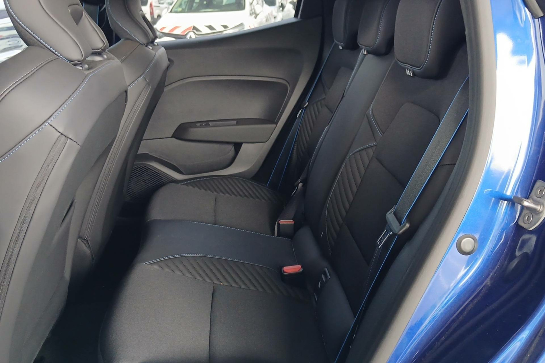 Vente en ligne Renault Clio 5 Clio E-Tech full hybrid 145 ch GSR2 au prix de 23 490 €