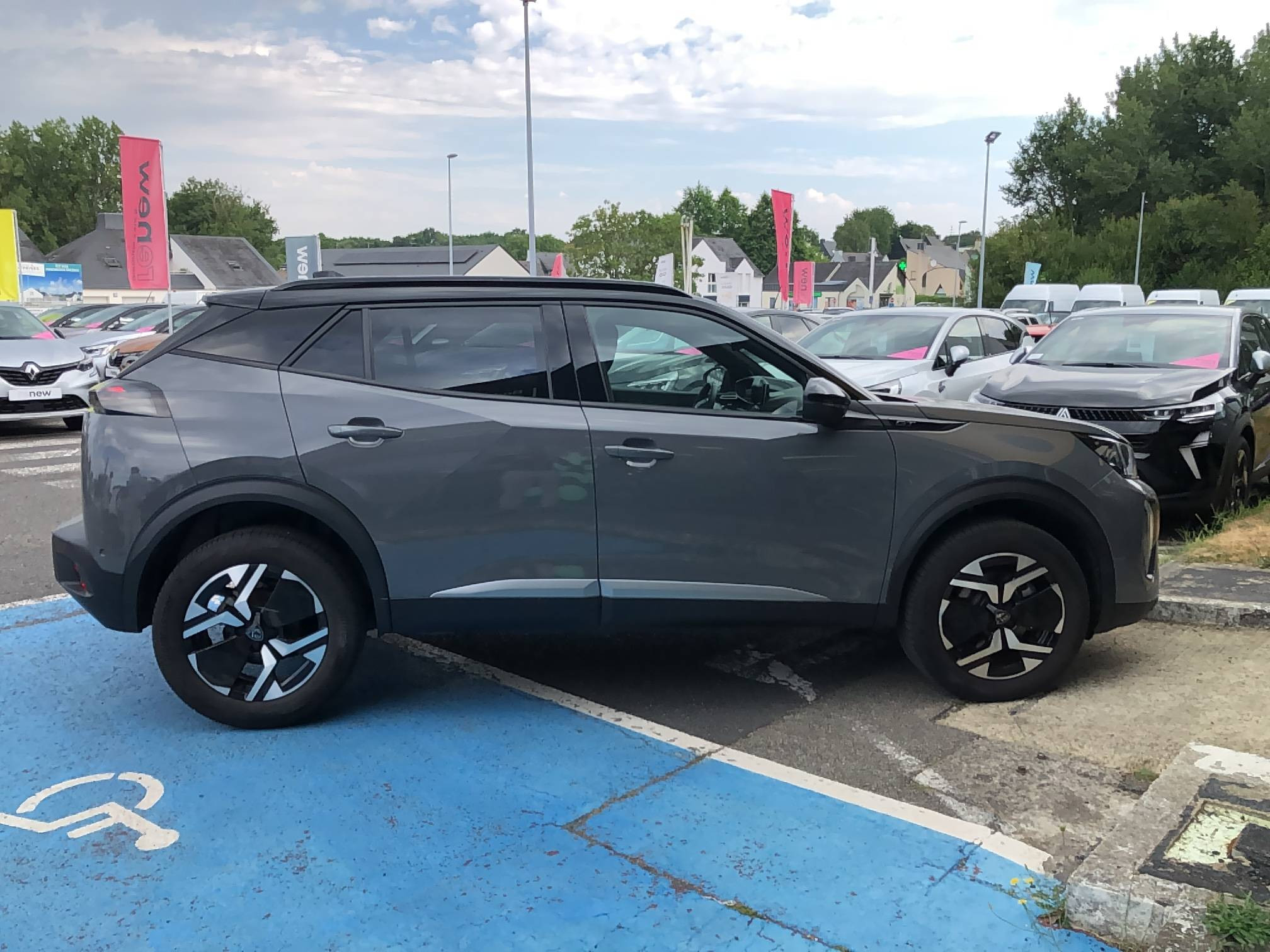 Vente en ligne Peugeot 2008  Hybrid 145 e-DCS6 au prix de 27 770 €