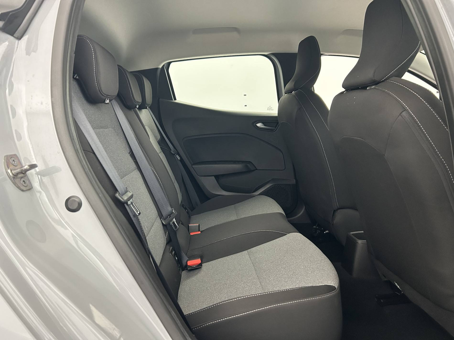 Vente en ligne Renault Clio 5 Clio TCe 90 au prix de 15 790 €