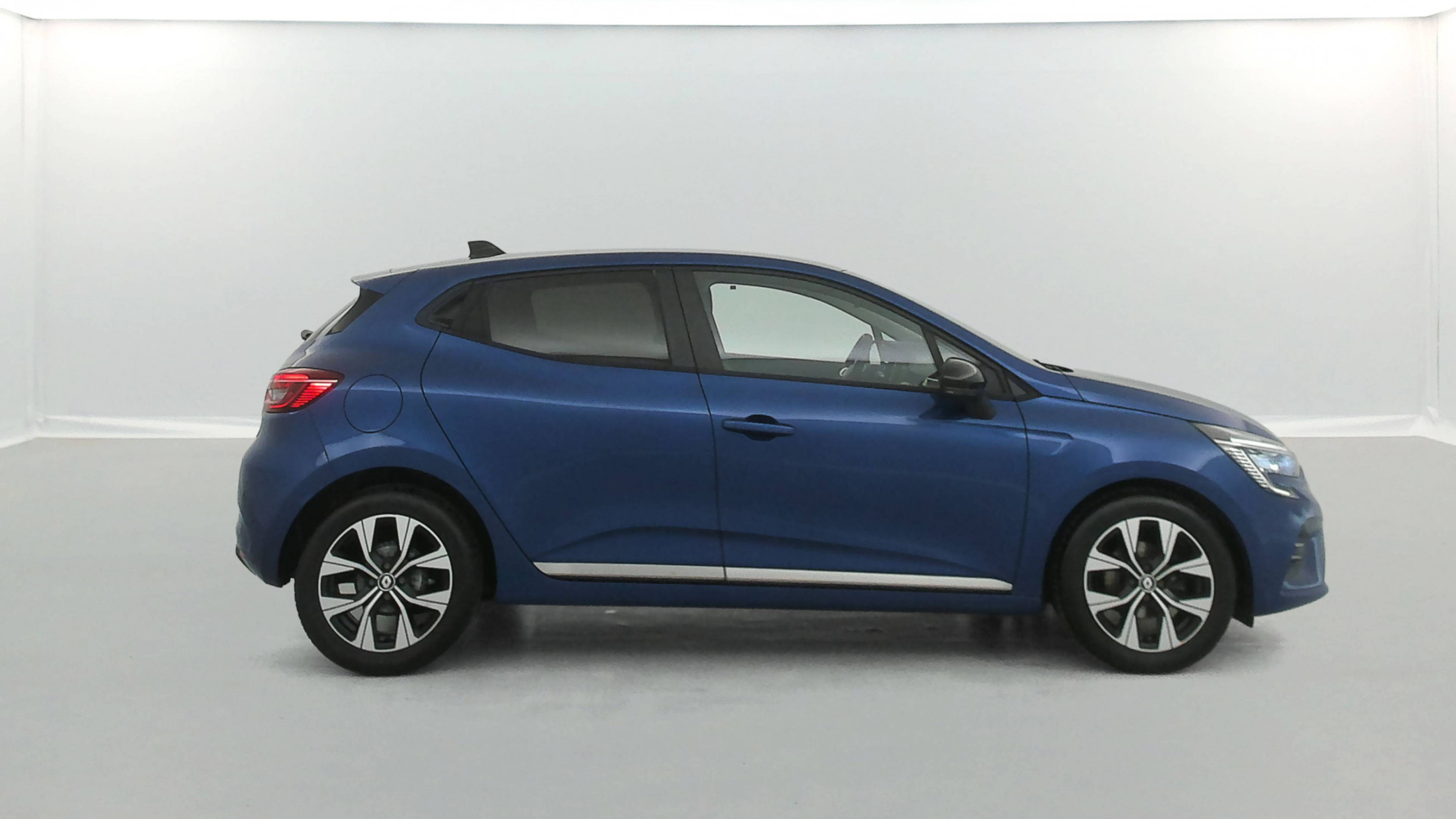 Vente en ligne Renault Clio 5 Clio SCe 65 au prix de 12 490 €