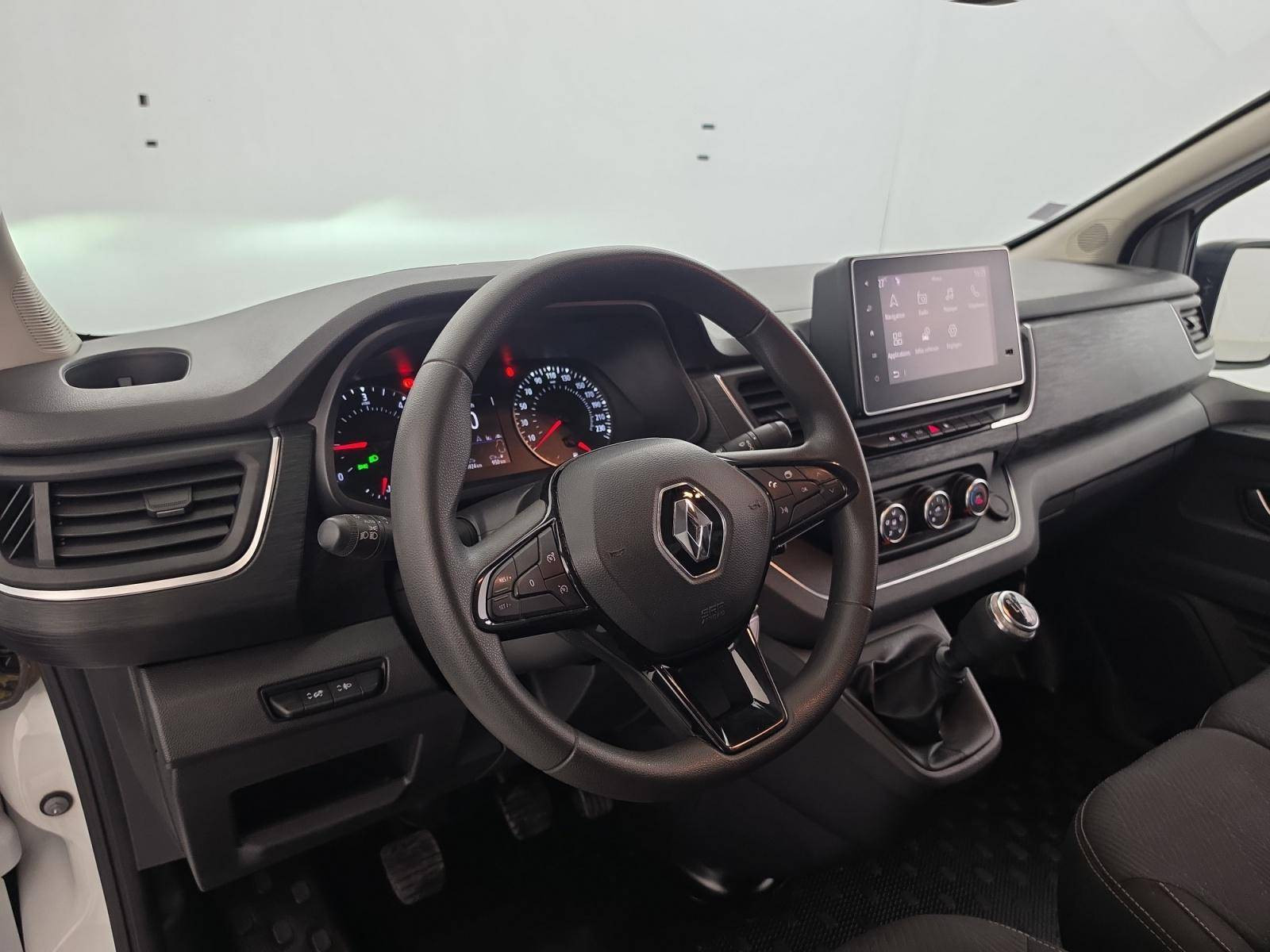 Vente en ligne Renault Trafic 3 Fourgon TRAFIC FGN L2H1 3000 KG BLUE DCI 130 au prix de 21 990 €