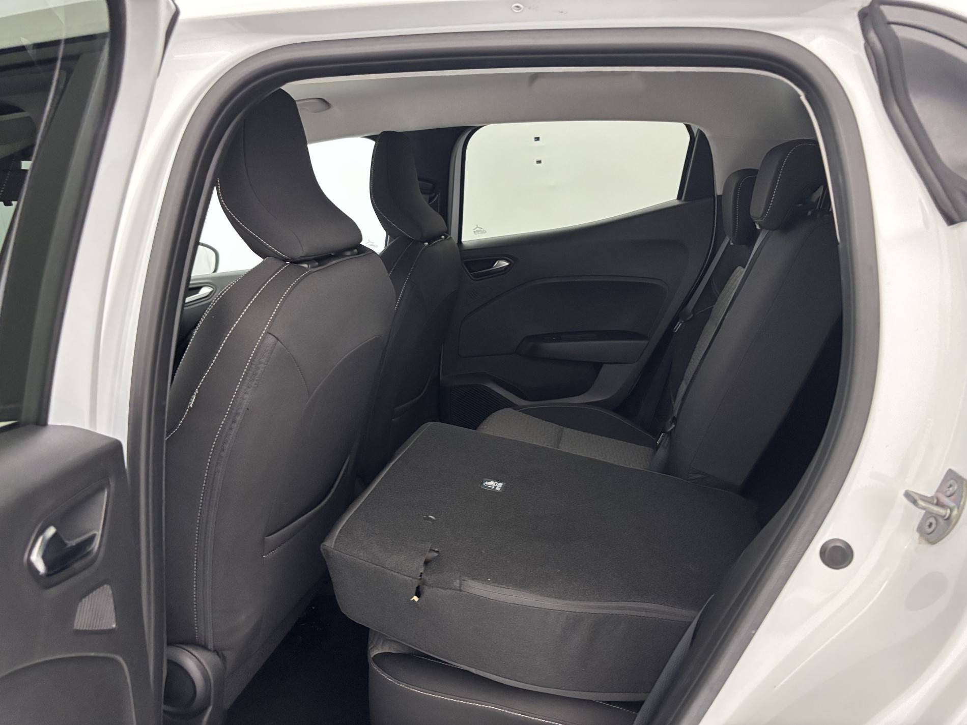 Vente en ligne Renault Clio 5 Clio E-Tech full hybrid 145 au prix de 15 490 €