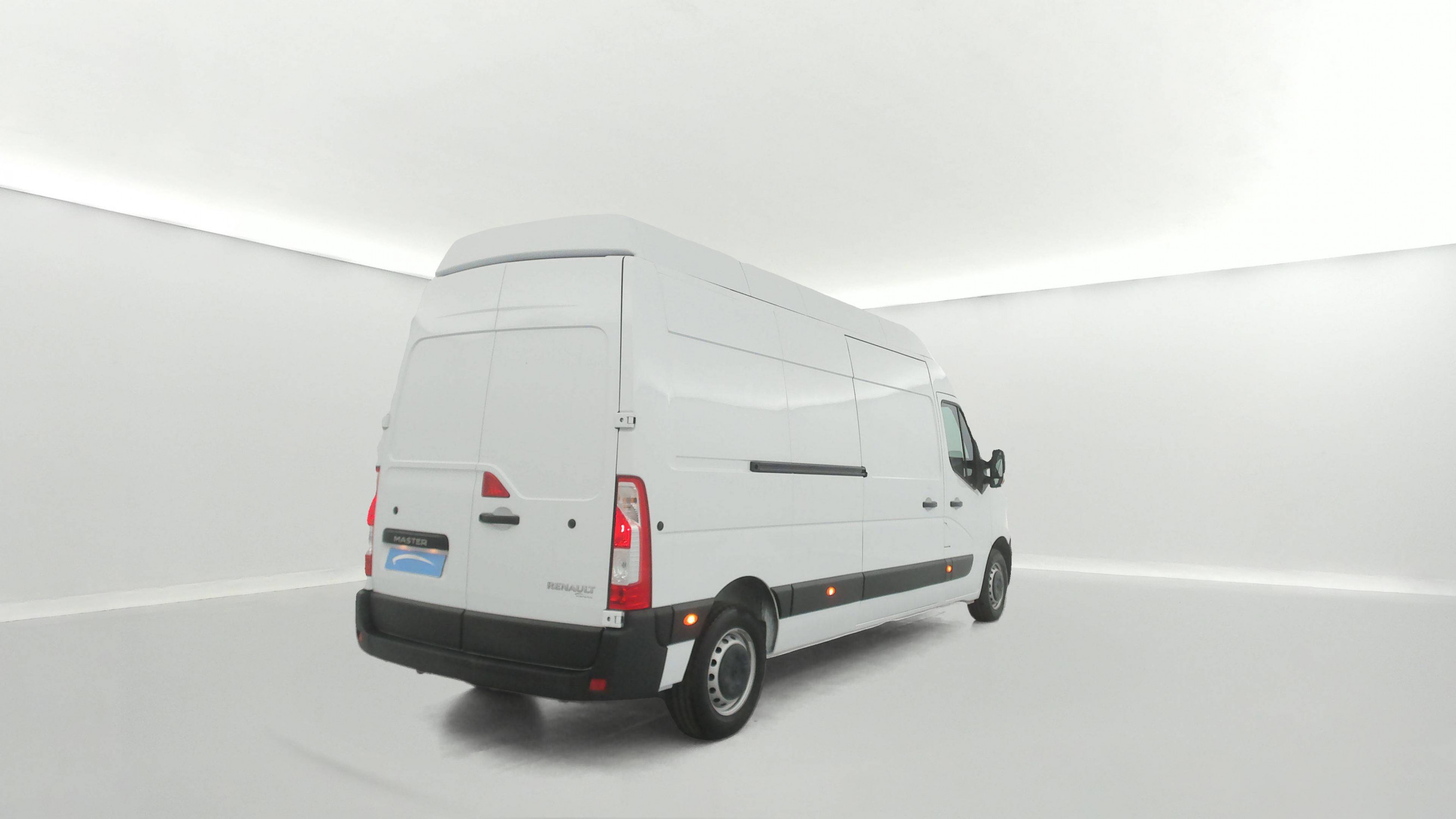 Vente en ligne Renault Master Fourgon MASTER FGN TRAC F3500 L3H3 BLUE DCI 135 au prix de 24 990 €