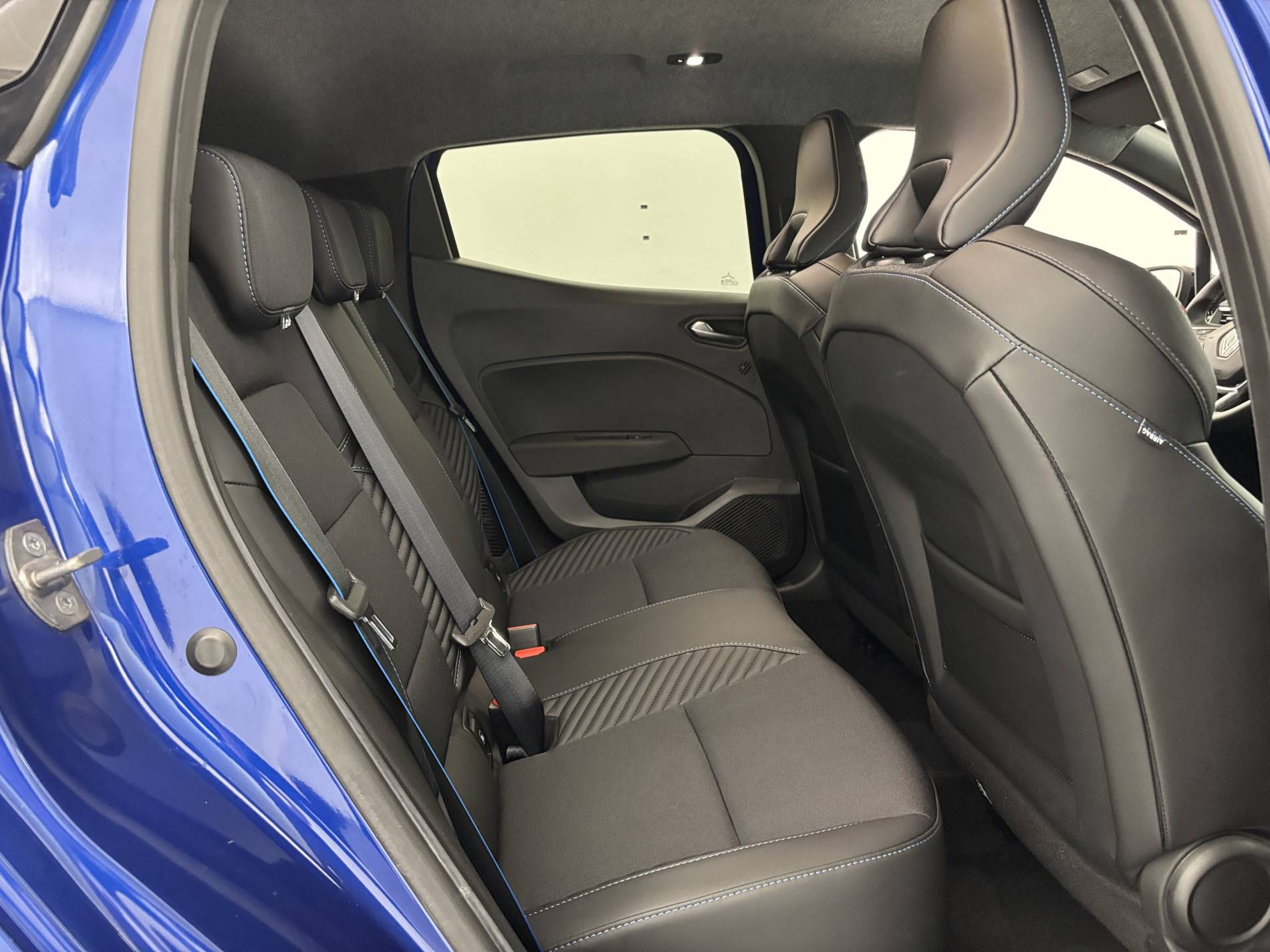 Vente en ligne Renault Clio 5 Clio E-Tech full hybrid 145 au prix de 22 490 €