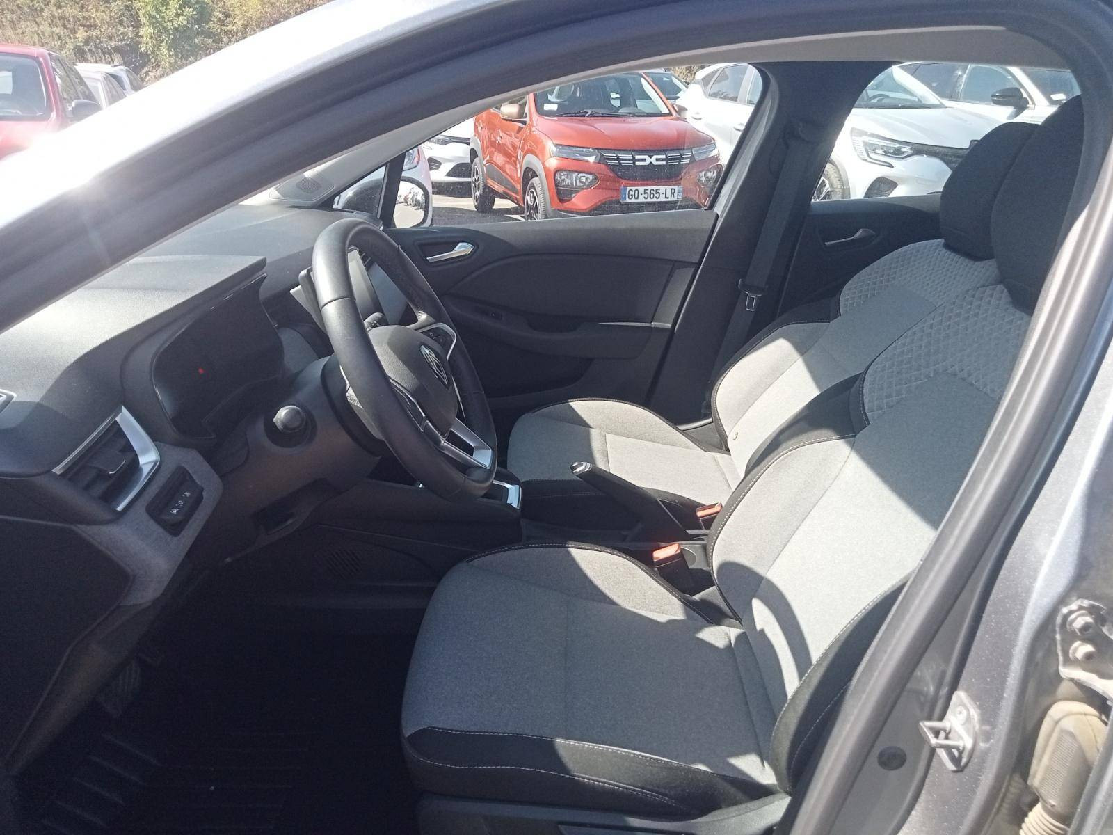 Vente en ligne Renault Clio 5 Clio E-Tech full hybrid 145 au prix de 16 390 €