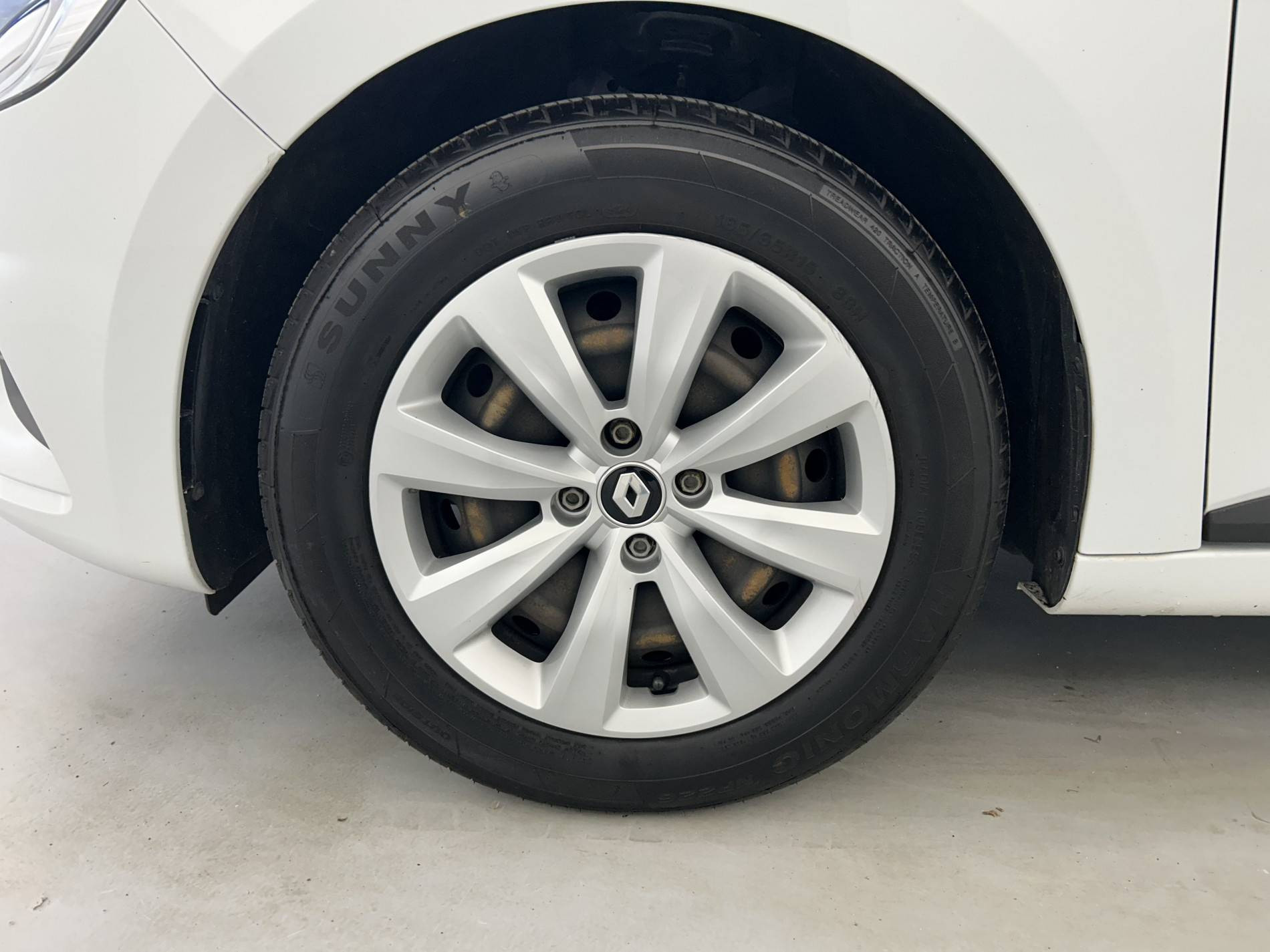 Vente en ligne Renault Clio 5 Clio SCe 65 au prix de 11 790 €