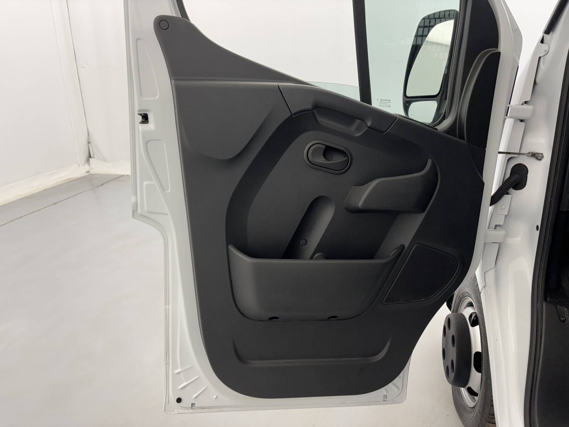 Vente en ligne Renault Master 3 Châssis Cabine MASTER CC PROP RJ3500 L2 PAFC BLUE DCI 130 EURO VI au prix de 32 400 €