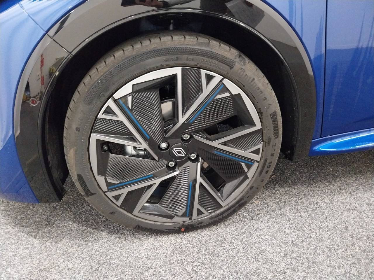 Vente en ligne Renault Clio 6 Clio E-Tech full hybrid 160 ch au prix de 30 400 €