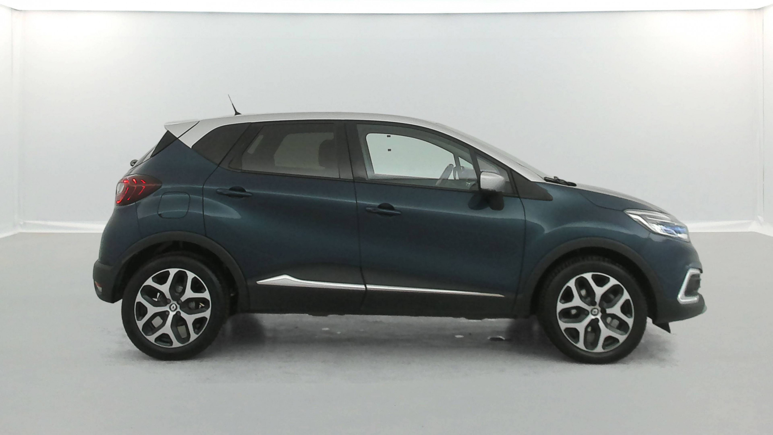 Vente en ligne Renault Captur  dCi 90 au prix de 10 990 €