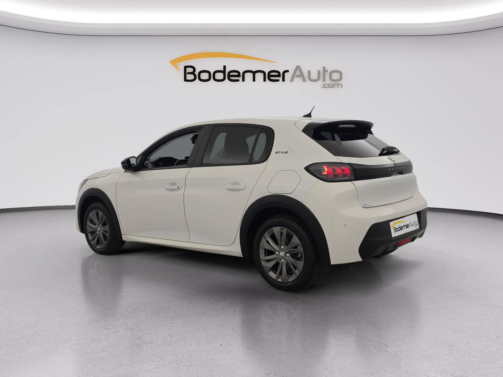 Vente en ligne Peugeot E-208  50 kWh 136ch au prix de 17 890 €