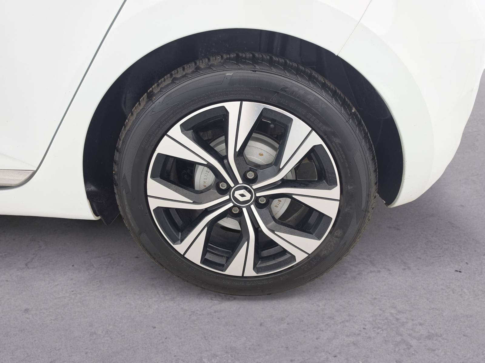 Vente en ligne Renault Clio 5 Clio E-Tech full hybrid 145 au prix de 15 890 €
