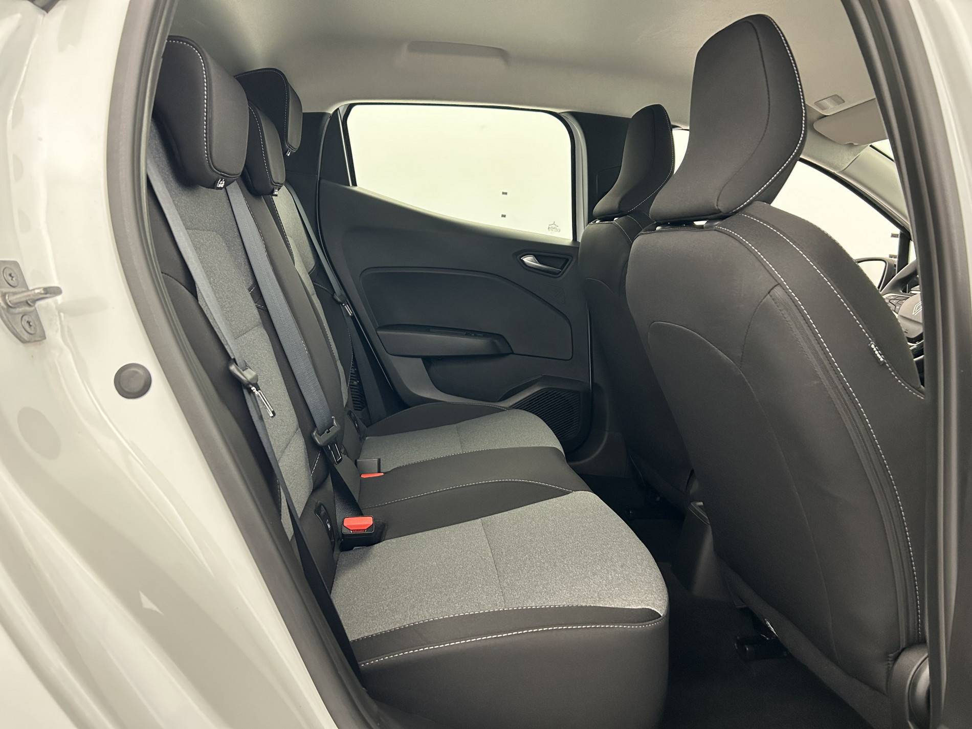 Vente en ligne Renault Clio 5 Clio E-Tech full hybrid 145 ch GSR2 au prix de 20 990 €