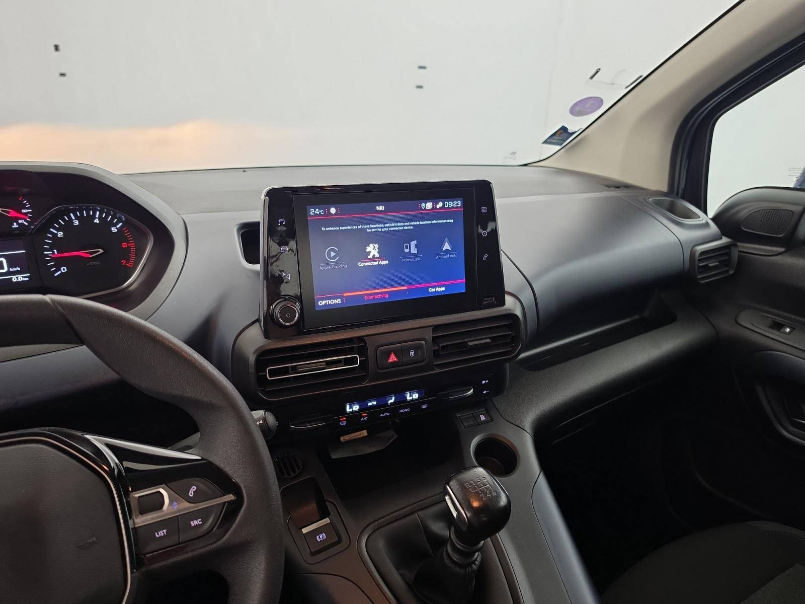 Vente en ligne Peugeot Rifter  Standard PureTech 110 S&S BVM6 au prix de 16 991 €