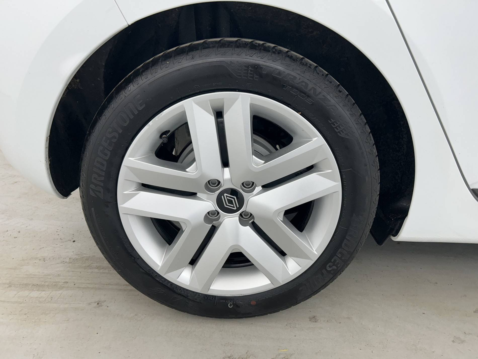 Vente en ligne Renault Clio 5 Clio E-Tech full hybrid 145 ch GSR2 au prix de 20 490 €