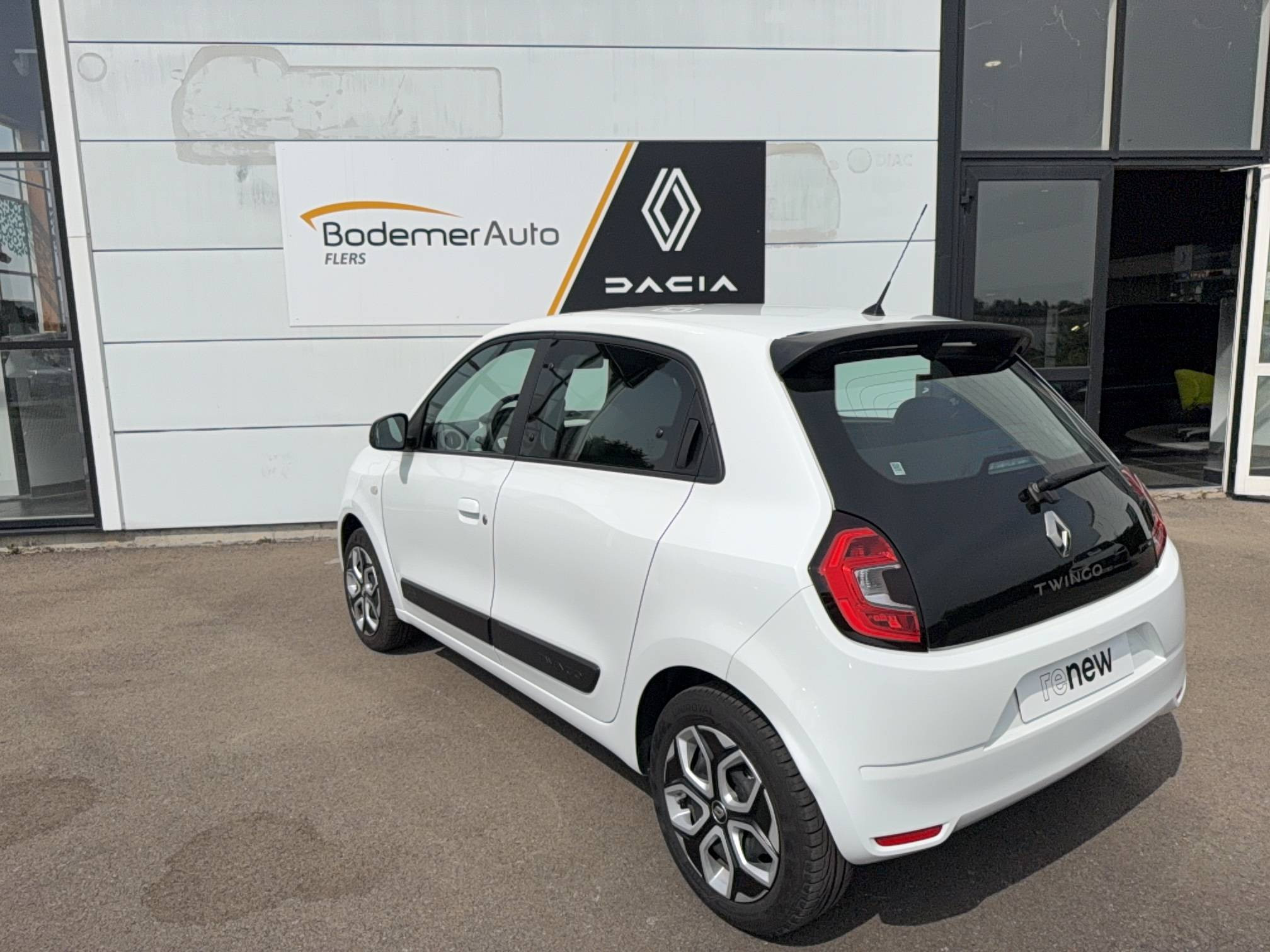Vente en ligne Renault Twingo Electrique Twingo III E-Tech au prix de 10 990 €