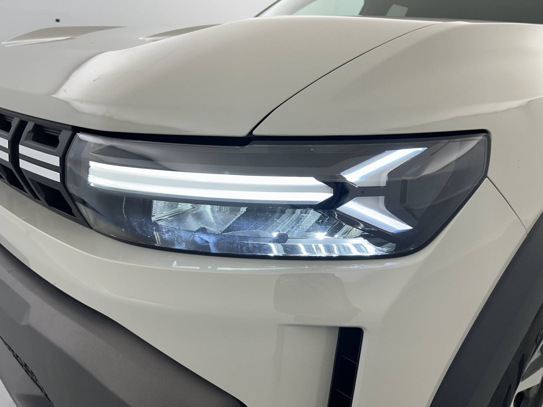 Vente en ligne Dacia Duster  Hybrid 140 au prix de 25 490 €