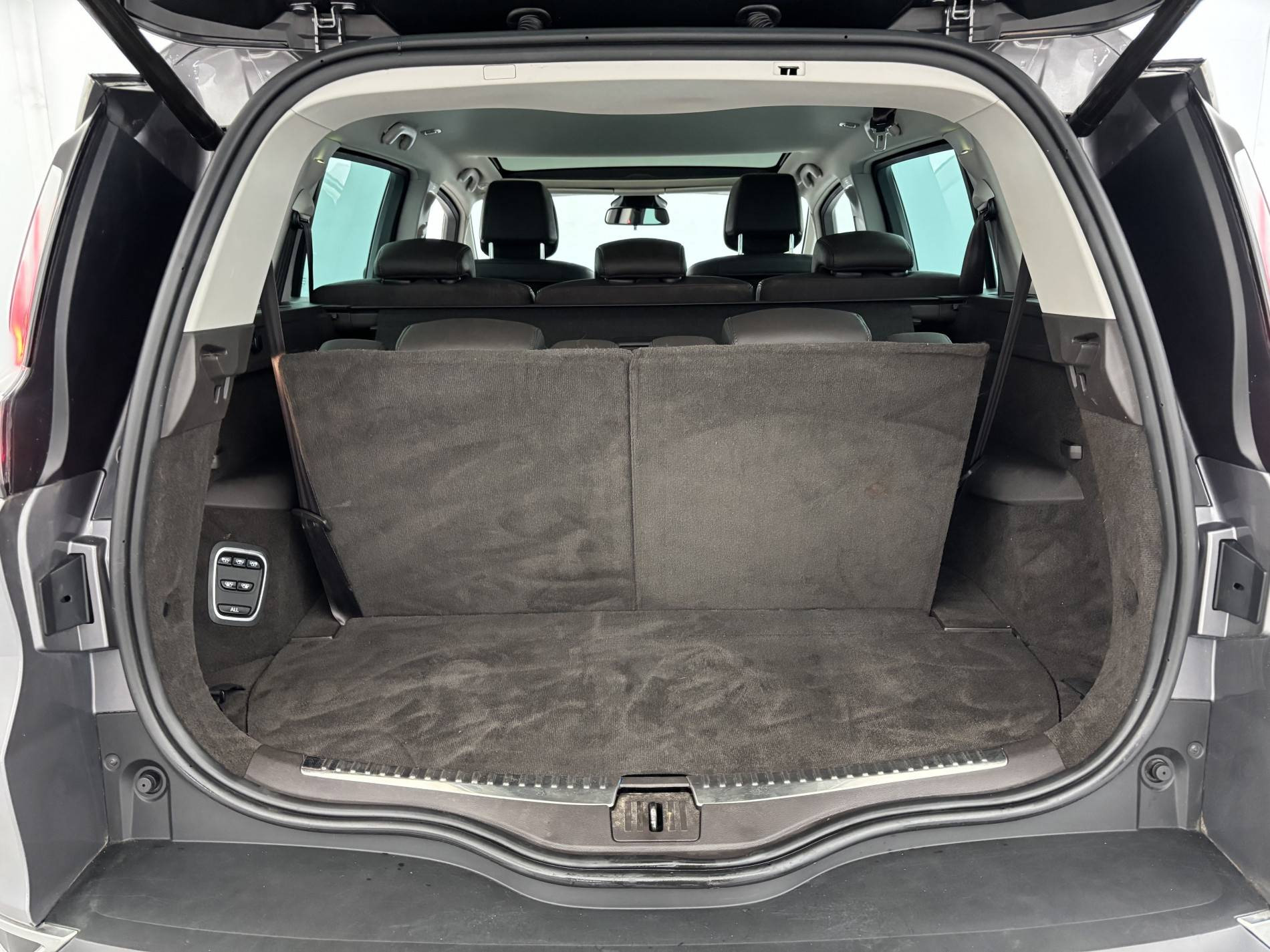 Vente en ligne Renault Espace 5 Espace dCi 160 Energy Twin Turbo au prix de 19 990 €