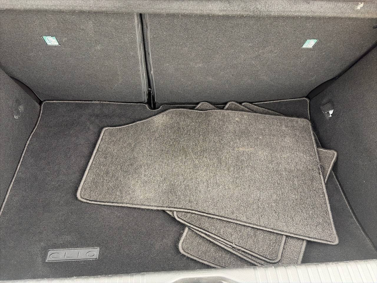 Vente en ligne Renault Clio 5 Clio E-Tech 140 - 21N au prix de 15 490 €