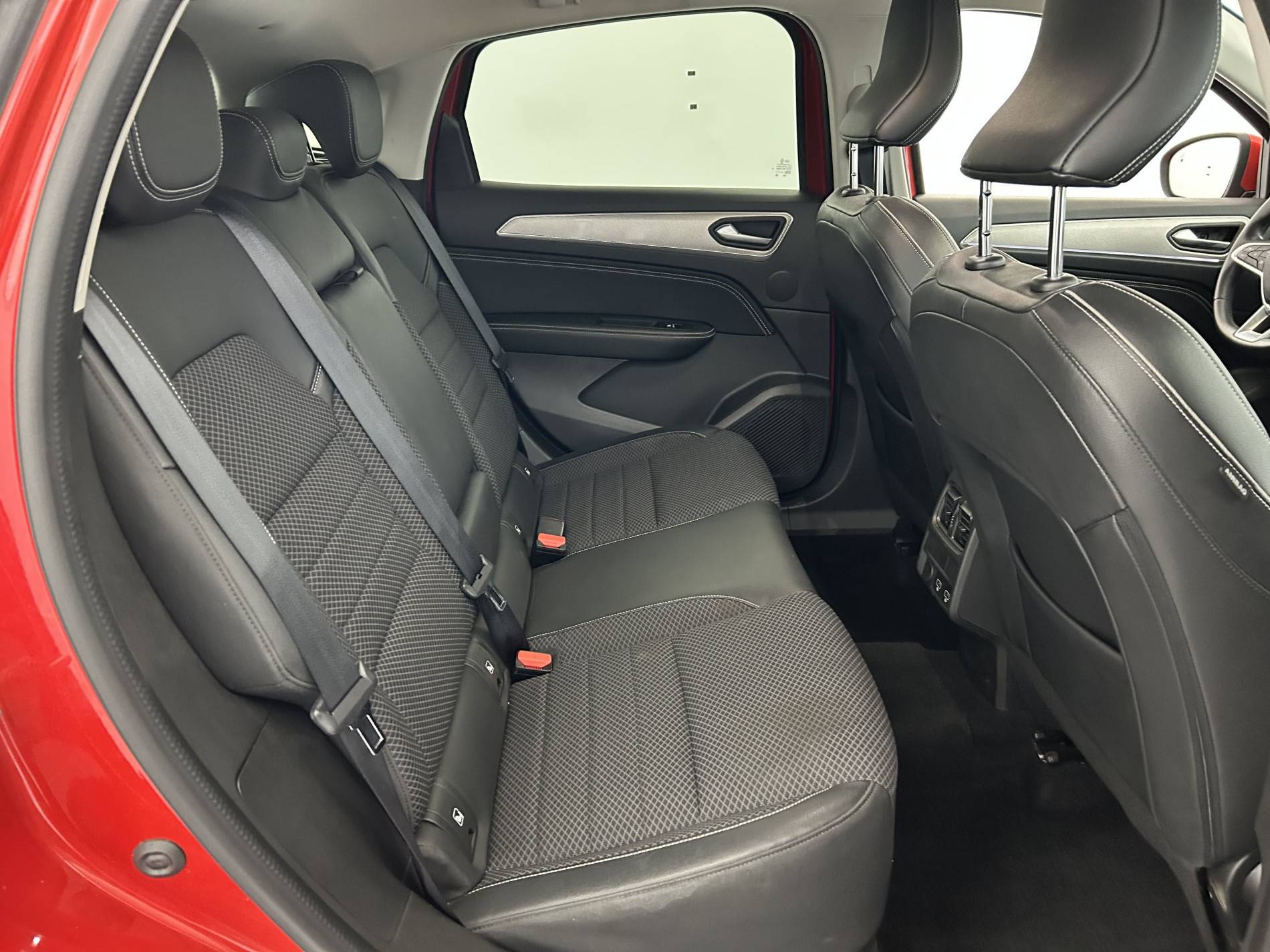 Vente en ligne Renault Arkana  mild hybrid 140 EDC FAP - 22 au prix de 19 900 €