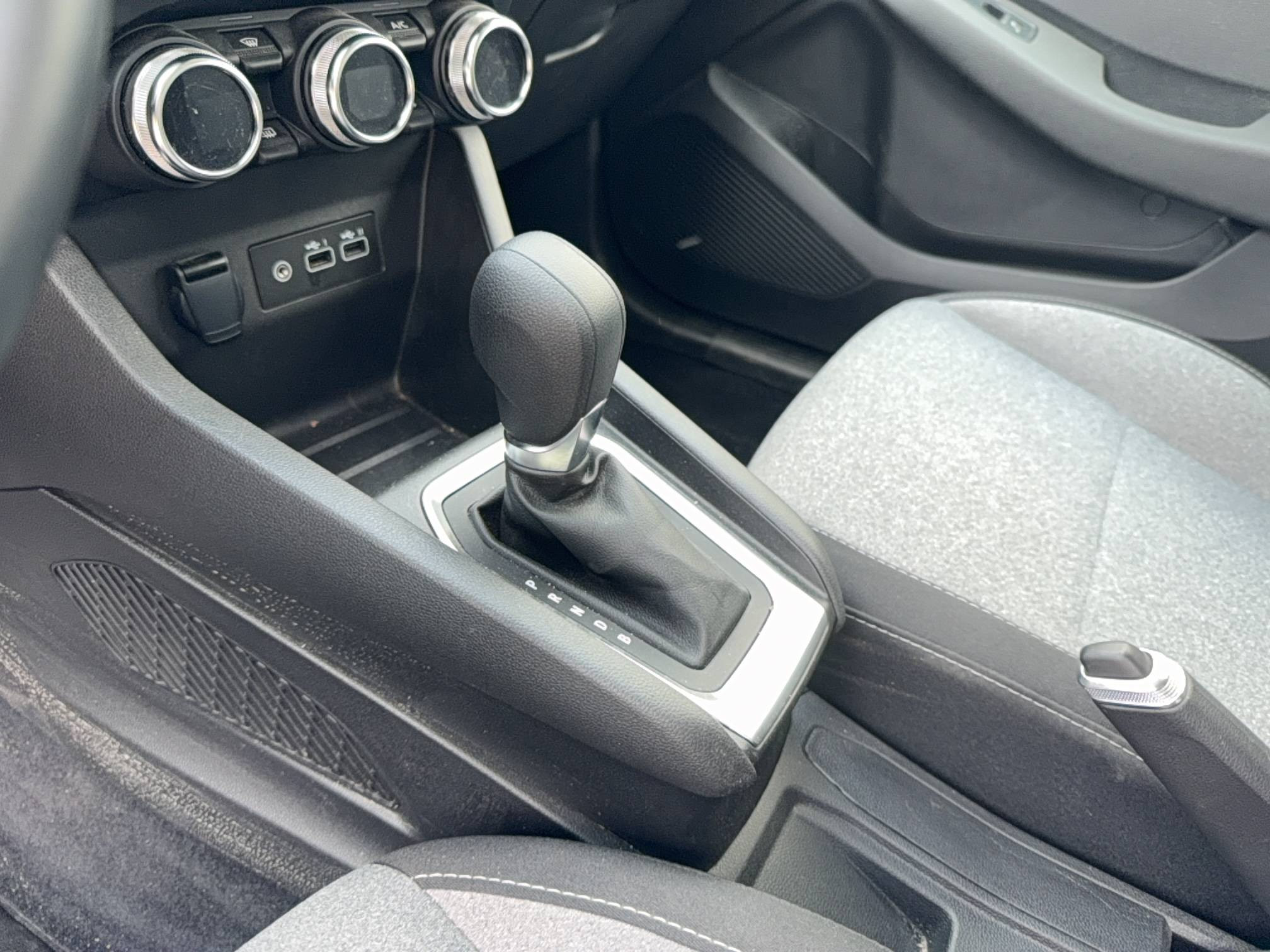 Vente en ligne Renault Clio 5 Clio E-Tech full hybrid 145 au prix de 17 990 €