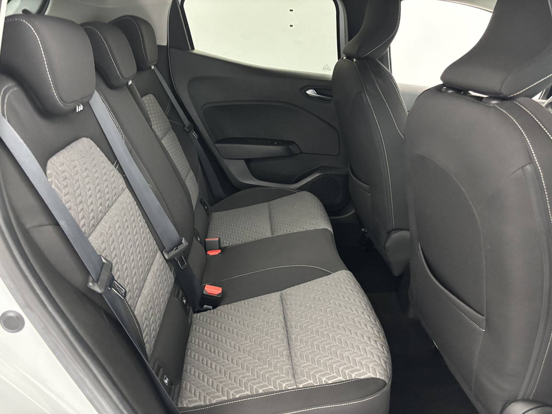 Vente en ligne Renault Clio 5 Clio TCe 90 au prix de 13 430 €