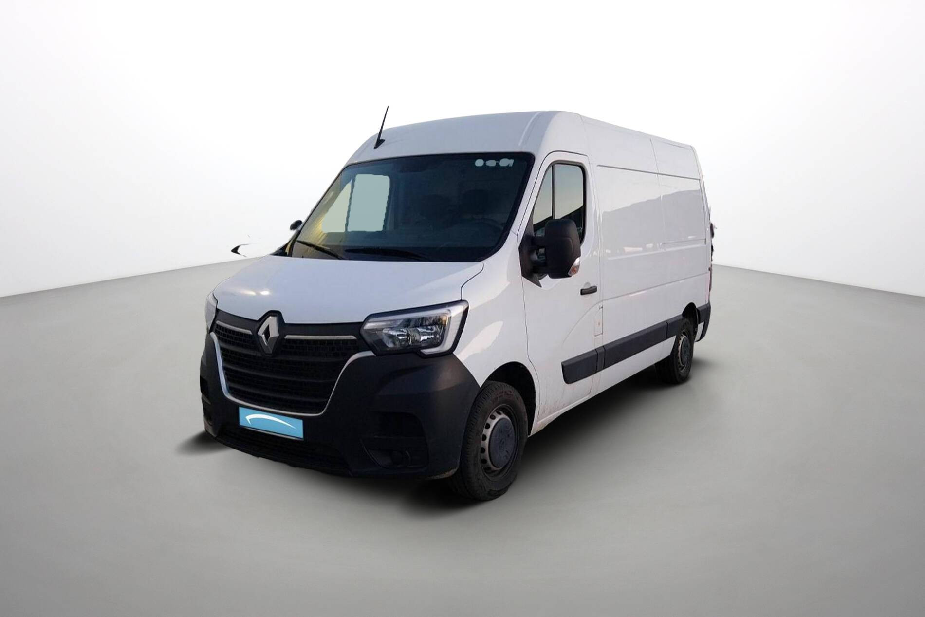 Vente en ligne Renault Master Fourgon MASTER FGN TRAC F3500 L2H2 BLUE DCI 135 au prix de 27 990 €