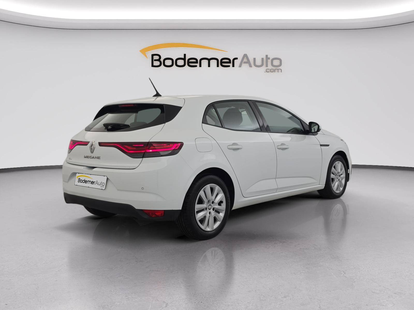 Vente en ligne Renault Megane 4  Blue dCi 115 au prix de 13 490 €