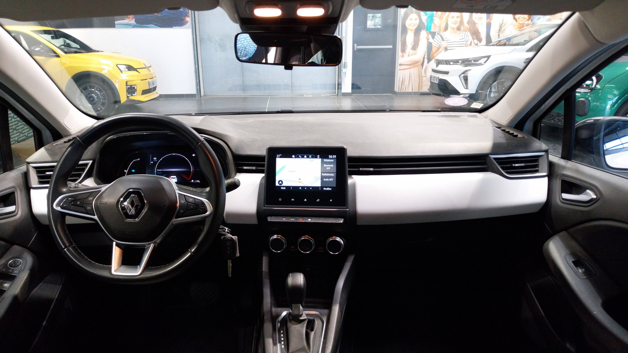 Vente en ligne Renault Clio 5 Clio E-Tech full hybrid 145 au prix de 15 890 €