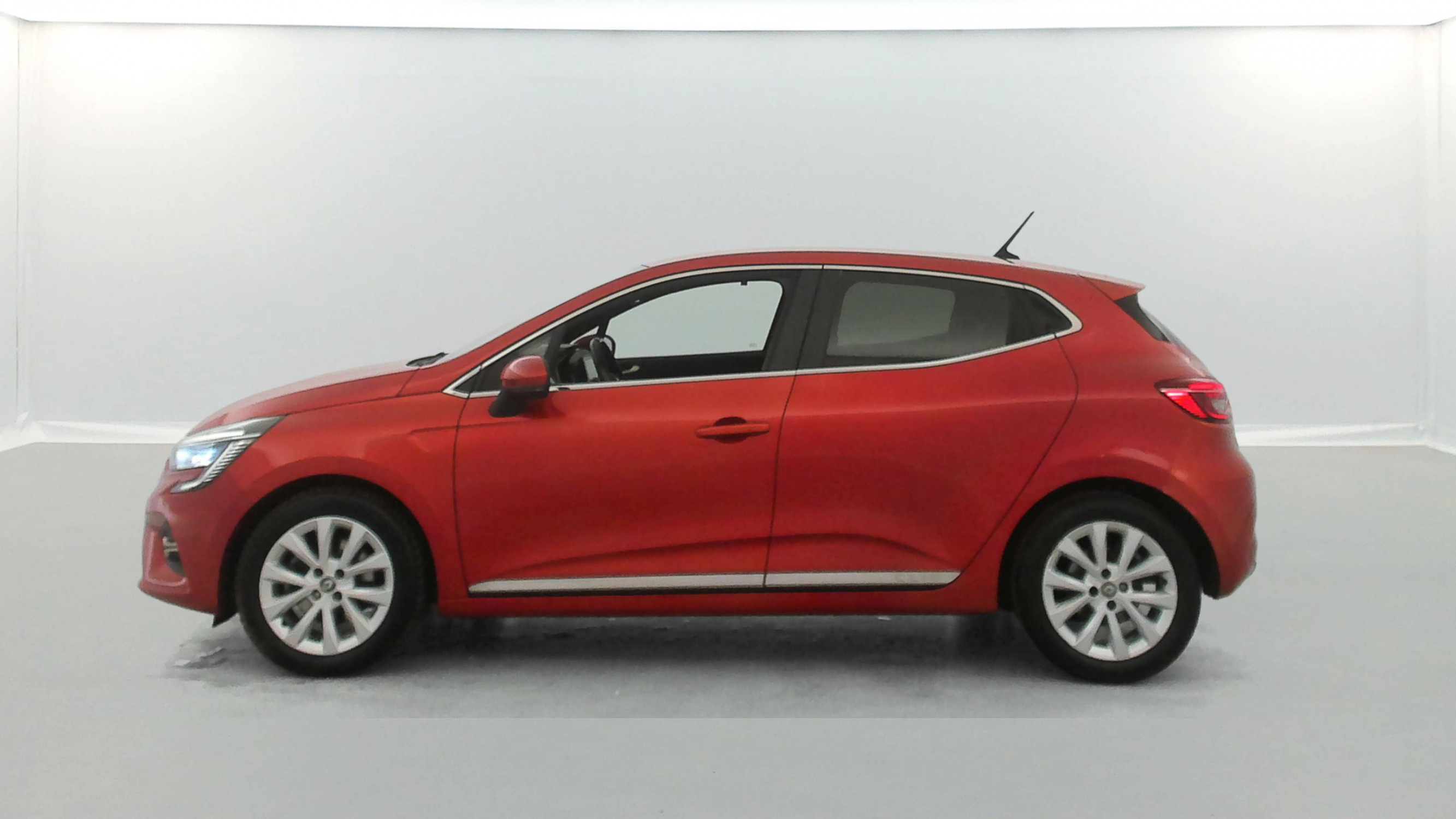 Vente en ligne Renault Clio 5 Clio TCe 130 EDC FAP au prix de 13 990 €